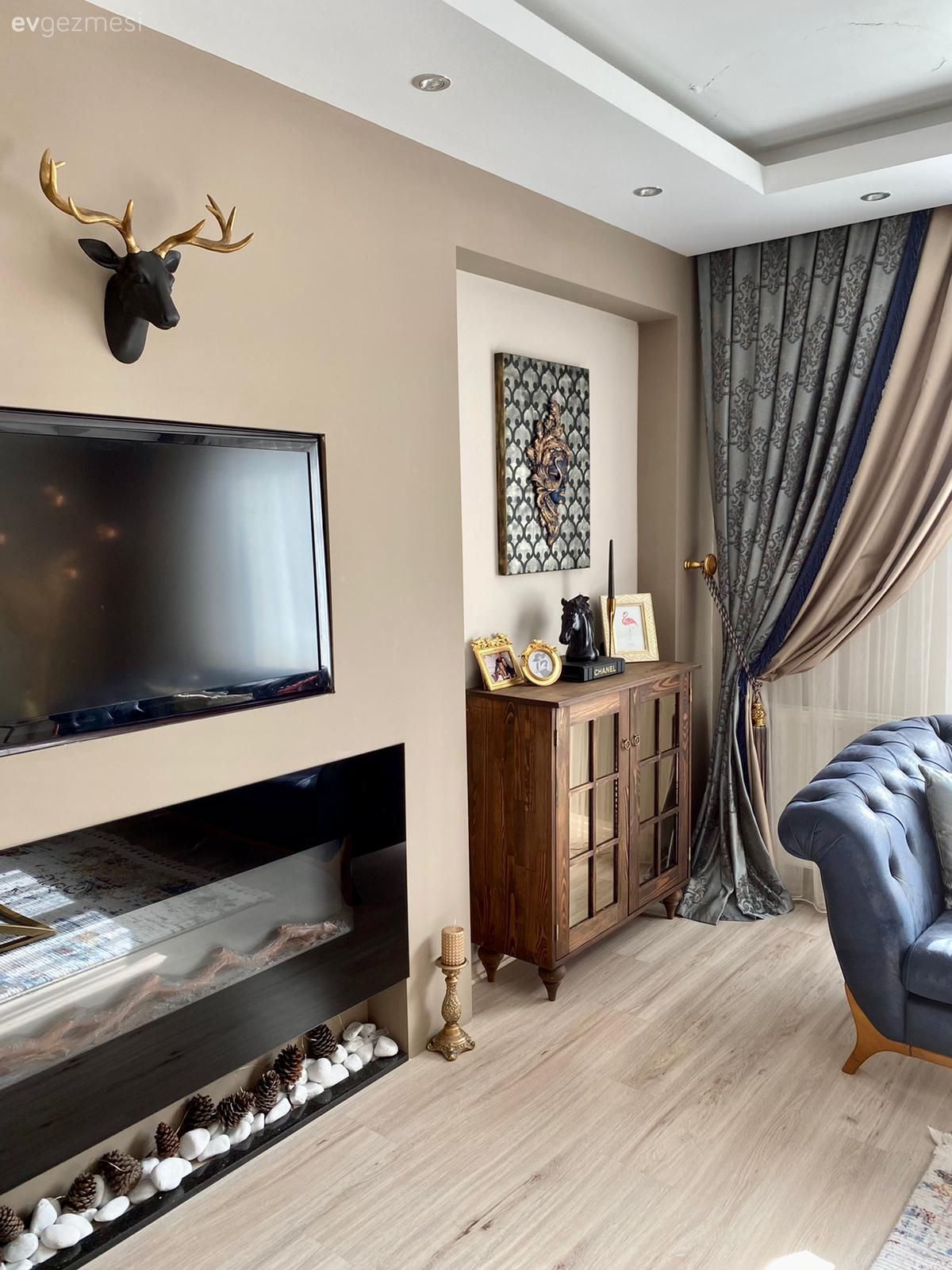Salon, Krem duvar, Şömine, Tv ünitesi, Konsol, Duvar panosu, Duvar dekorasyonu, Fon perde, Perde, Koltuk takımı, Mavi, Vizon