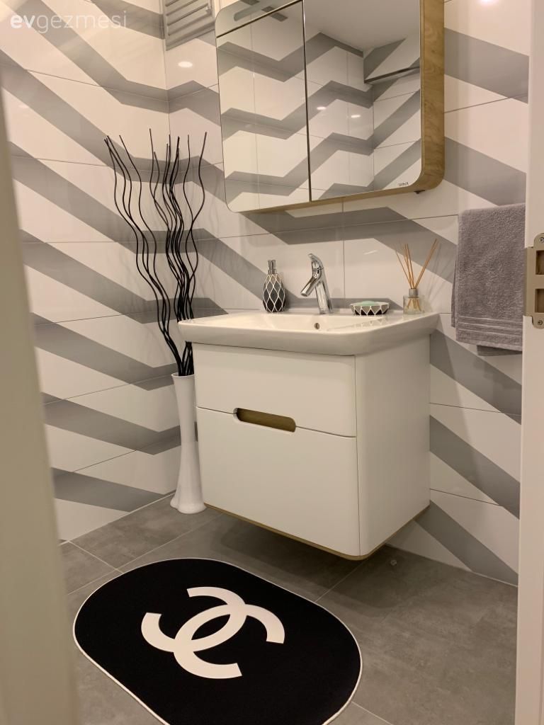 Banyo Dolabı Modelleri: Farklı Çeşitler ve Popüler Tasarımlar