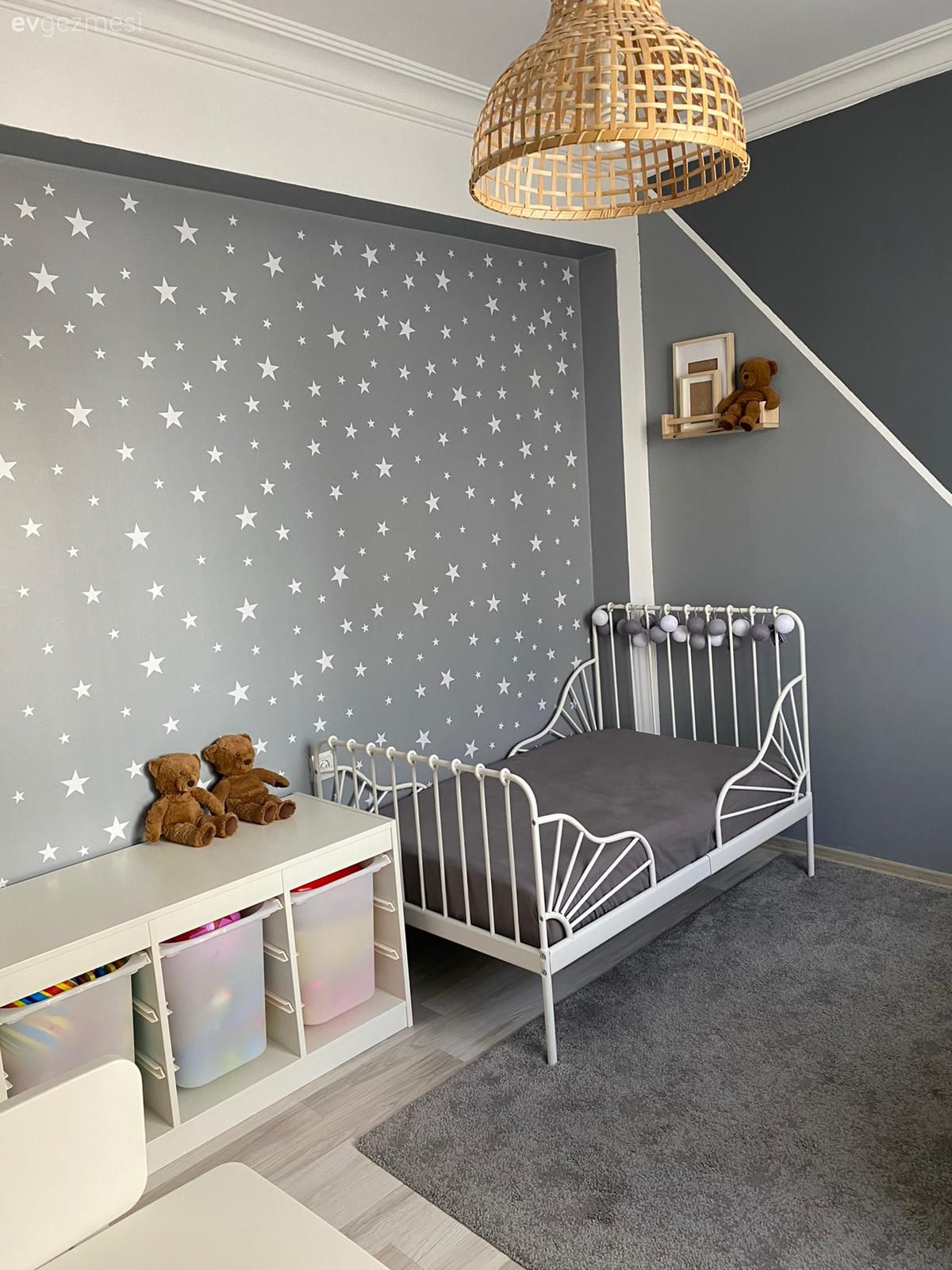 Çocuk Odası, Beyaz, Gri, Çocuk odası duvar dekorasyonu, Halı, Çocuk odası halısı, Çocuk odası aydınlatması