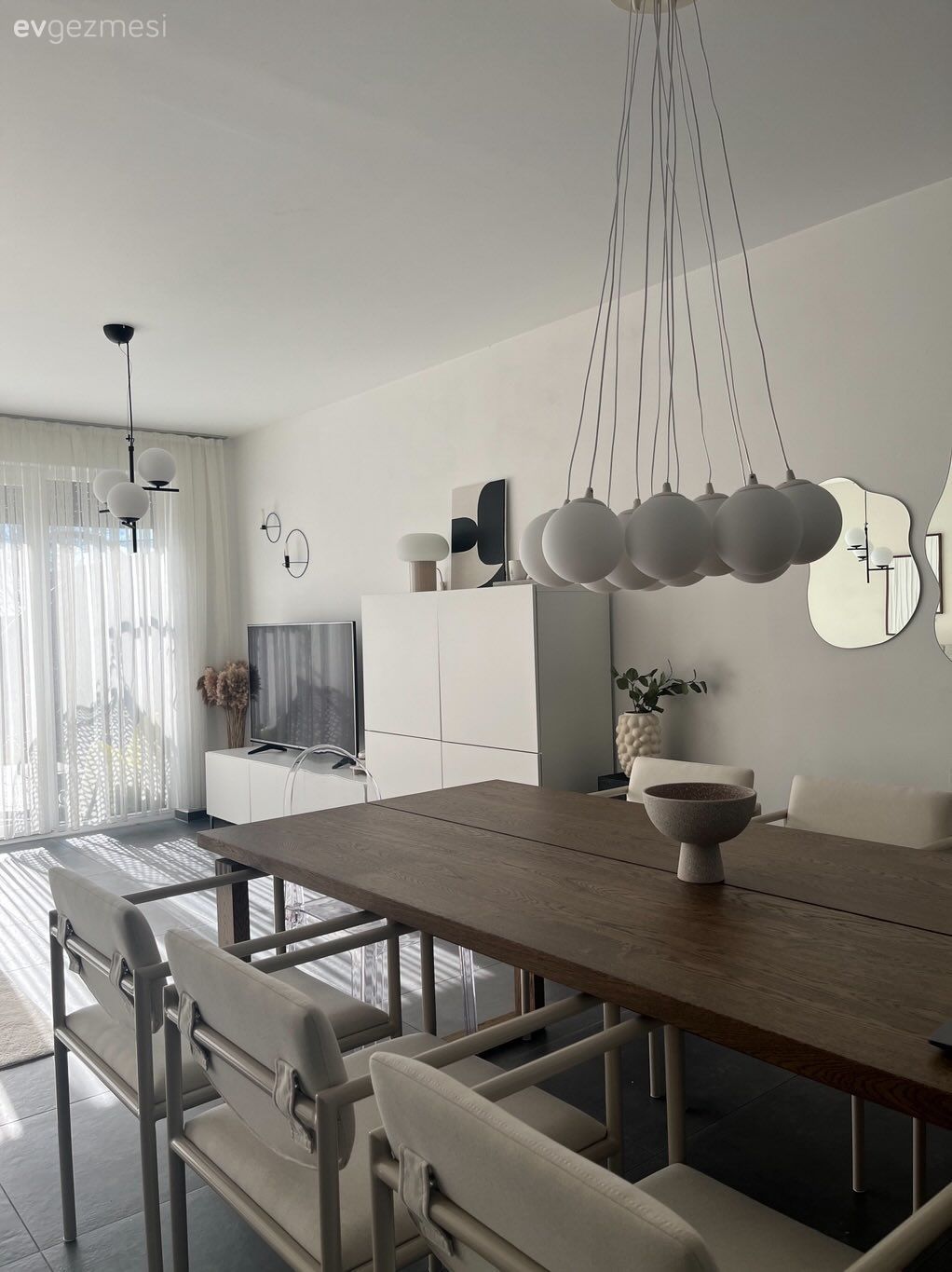 Bu Modern Evde Zamansızlık Hissi Dekorun Karakterini Belirlemiş!