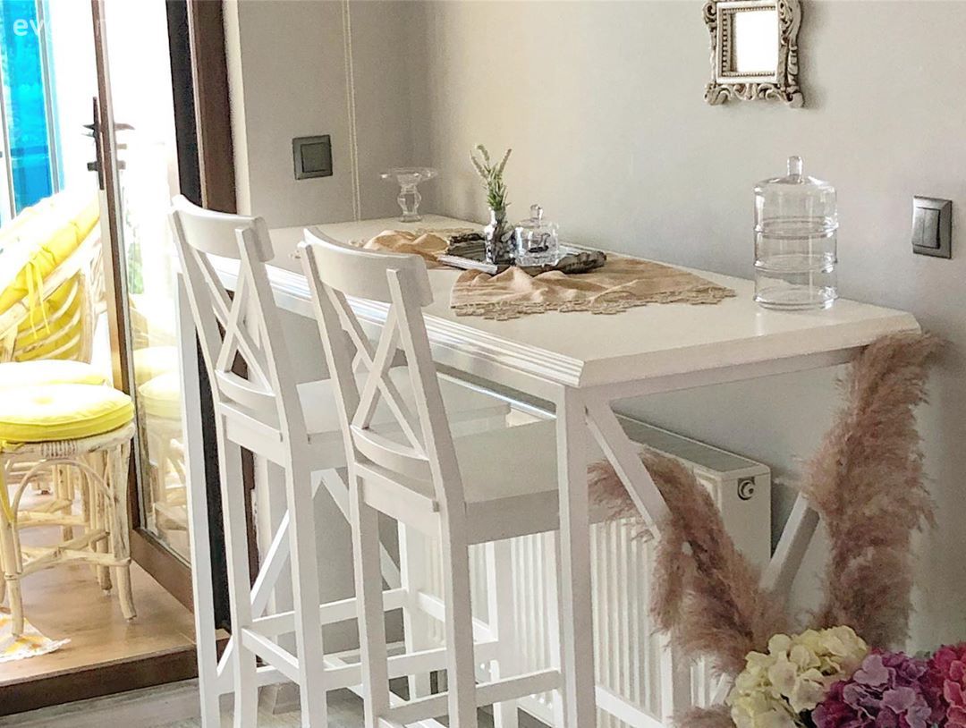 Mutfak, Mutfak masası, Beyaz mutfak, Sandalye, Çerçeve, Mutfak duvar dekorasyonu