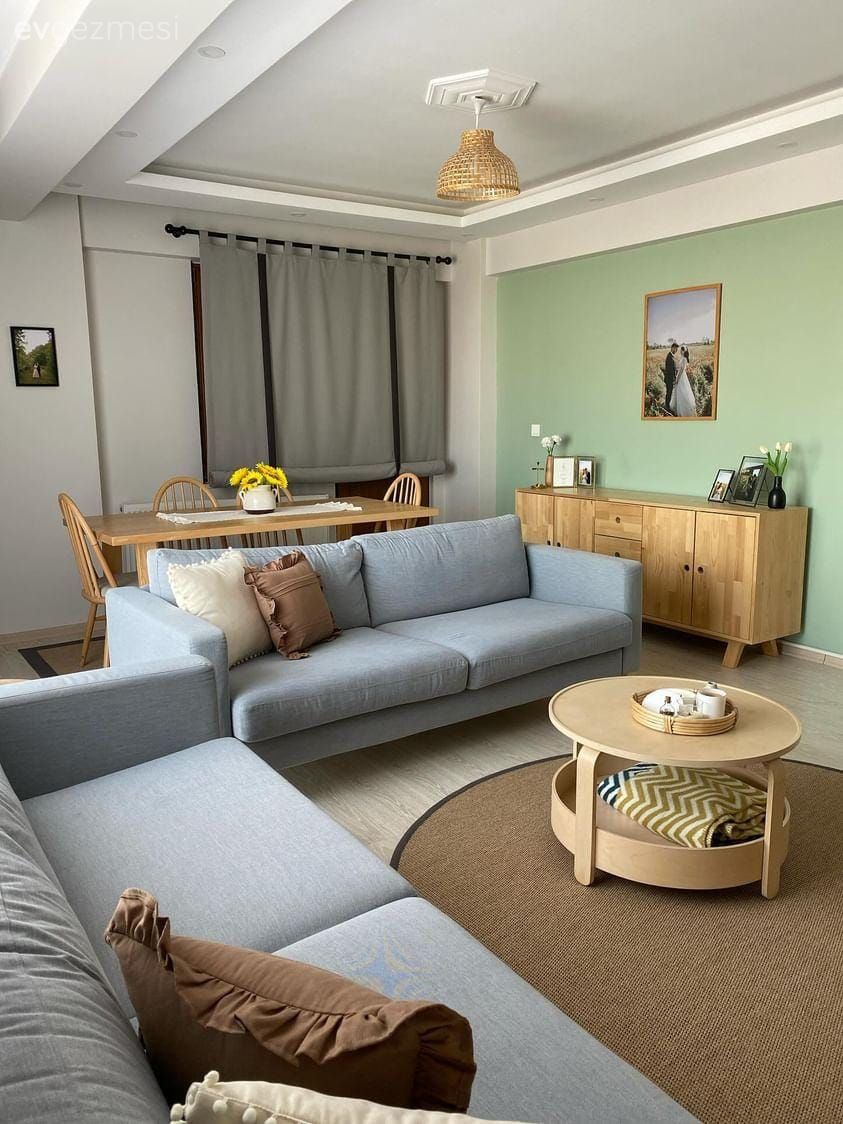 Bu Yalova Evinde Modern Mobilyalar Yeşil Duvarın Enerjisi ile Hareketlenmiş!