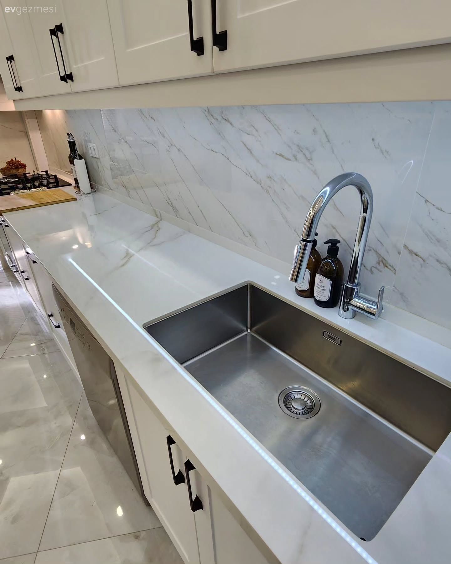 Asimetrik Planlı Bu Mutfağın Sonrası Tam Hayal Mekanı