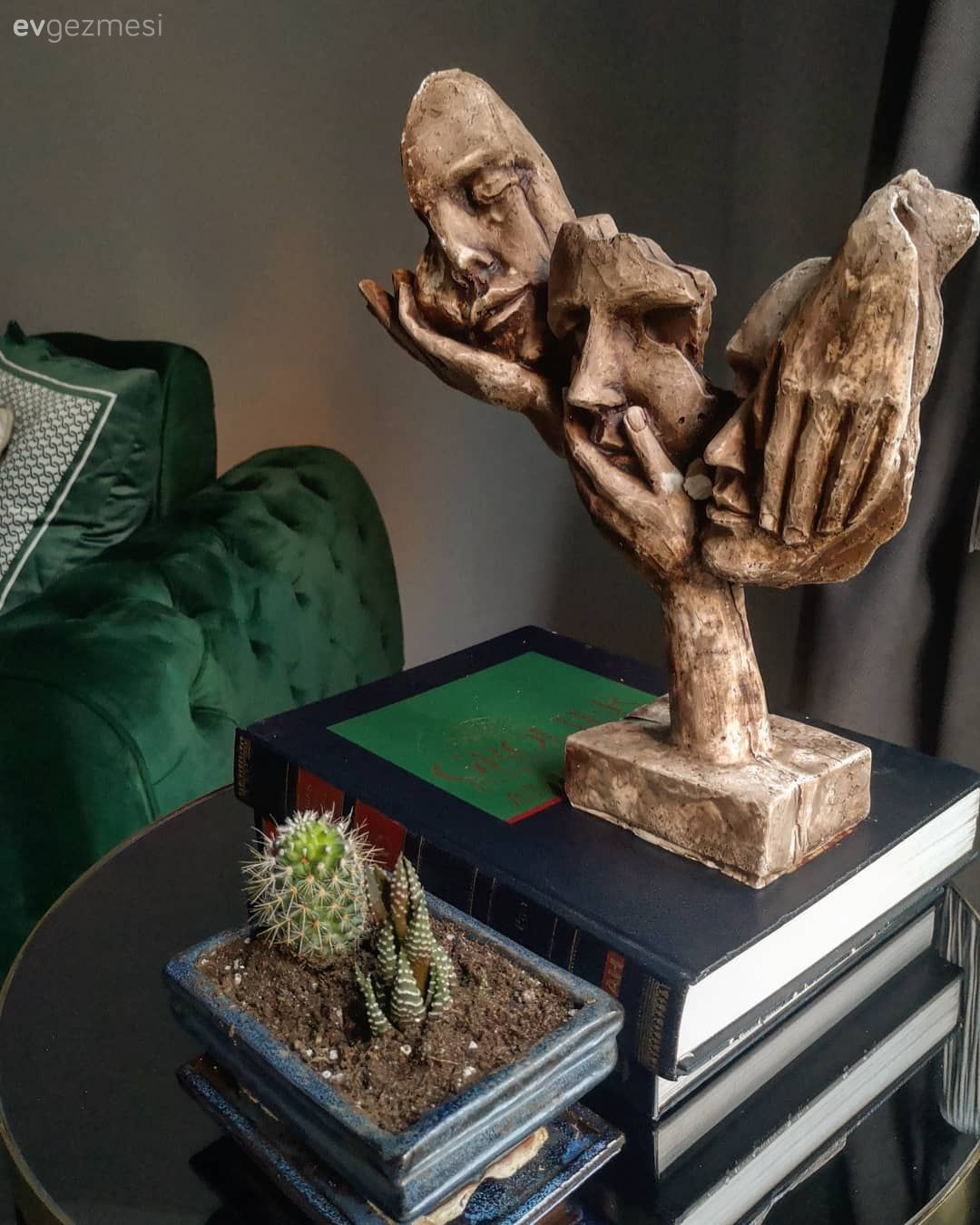 Ev Aksesuar, Saksı, Vazo, Dekoratif Objeler, Altın, Gri, Kaktüs, Ev bitkisi, Fon perde, Perde, Salon, Sehpa üstü aksesuarı