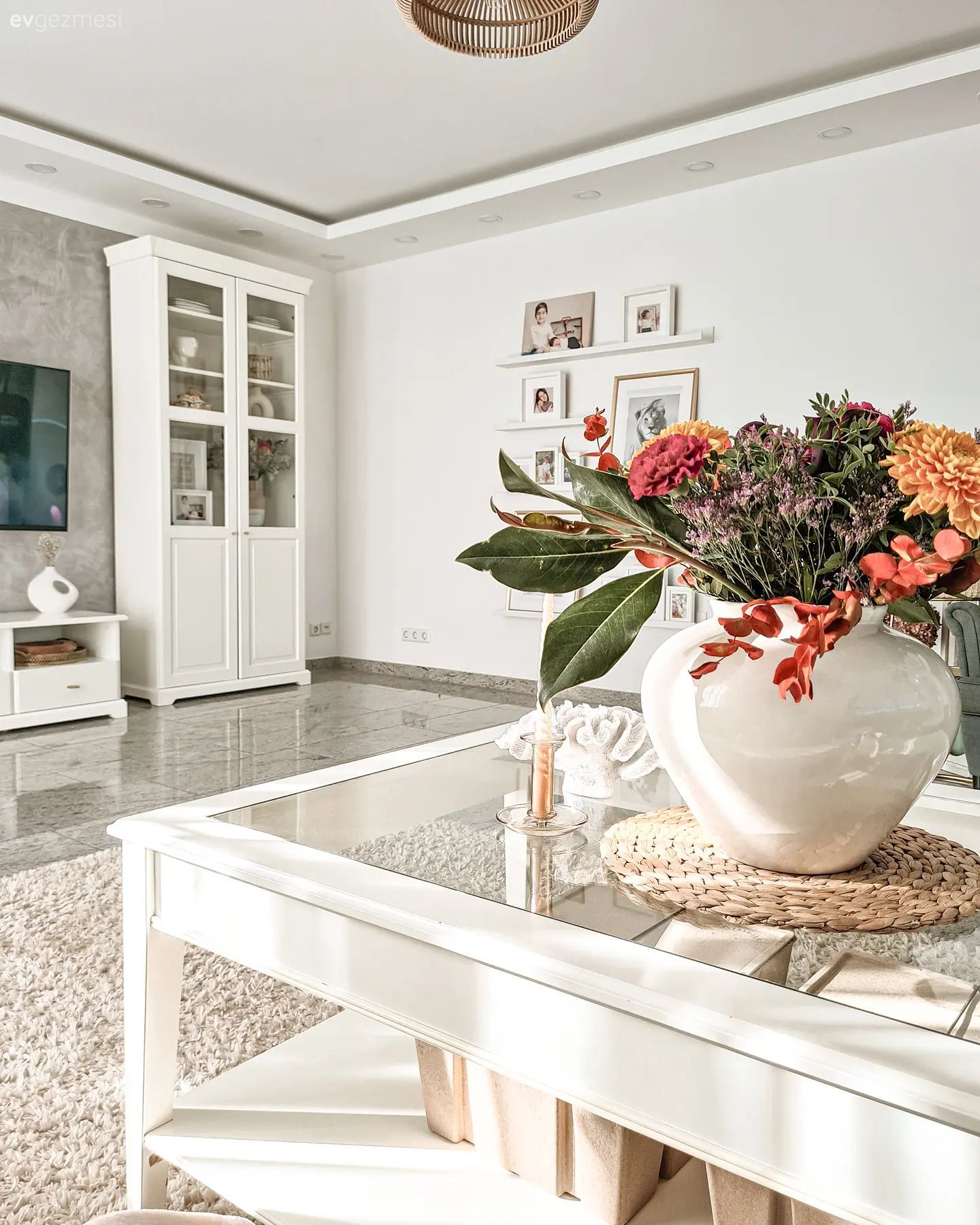 İskandinav Ruhlu Bu Evde Doğal Materyaller Tüm Alanı Sarmış