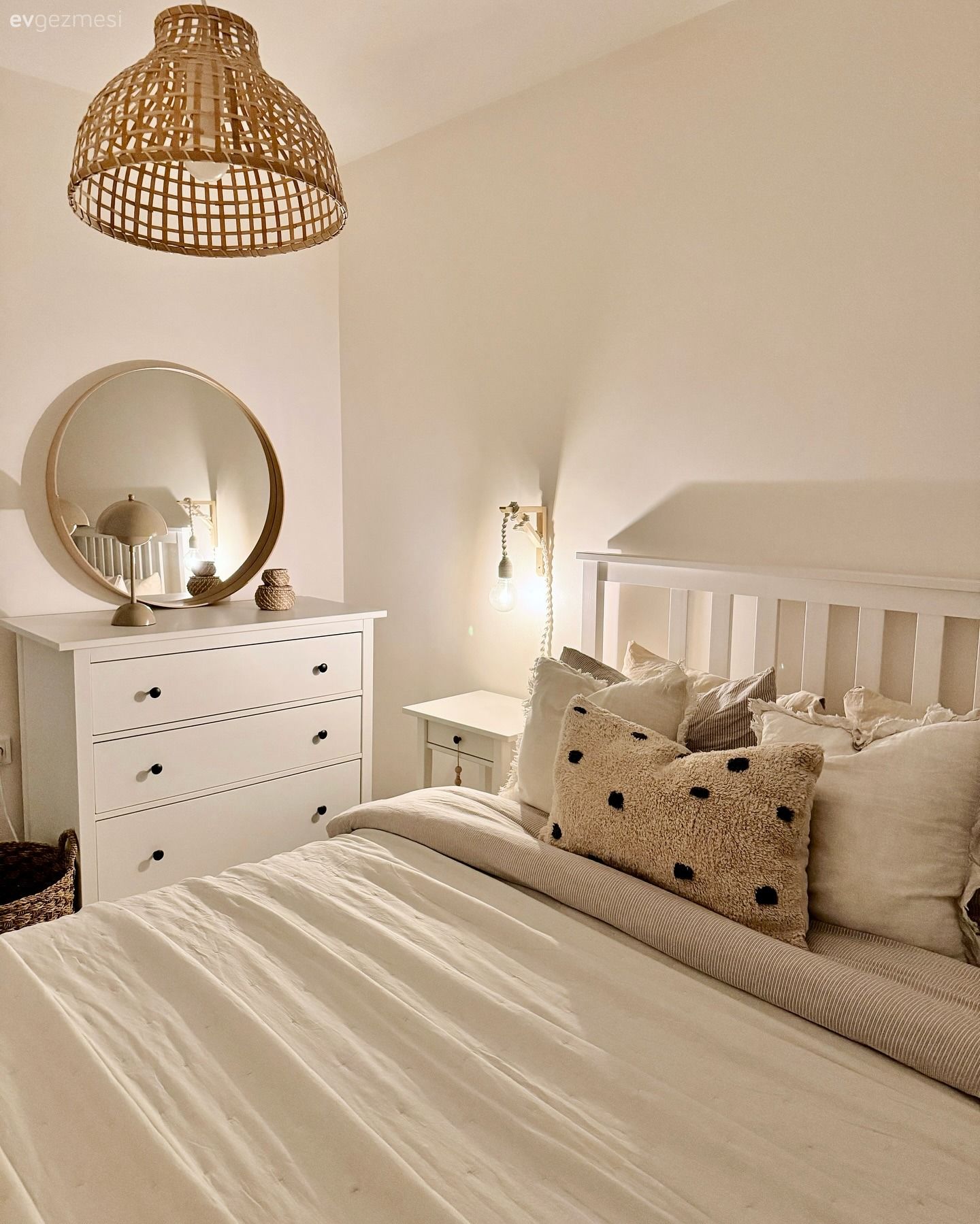 Bu Açık Mutfaklı Evde Salaş Şıklık Esas Alınmış