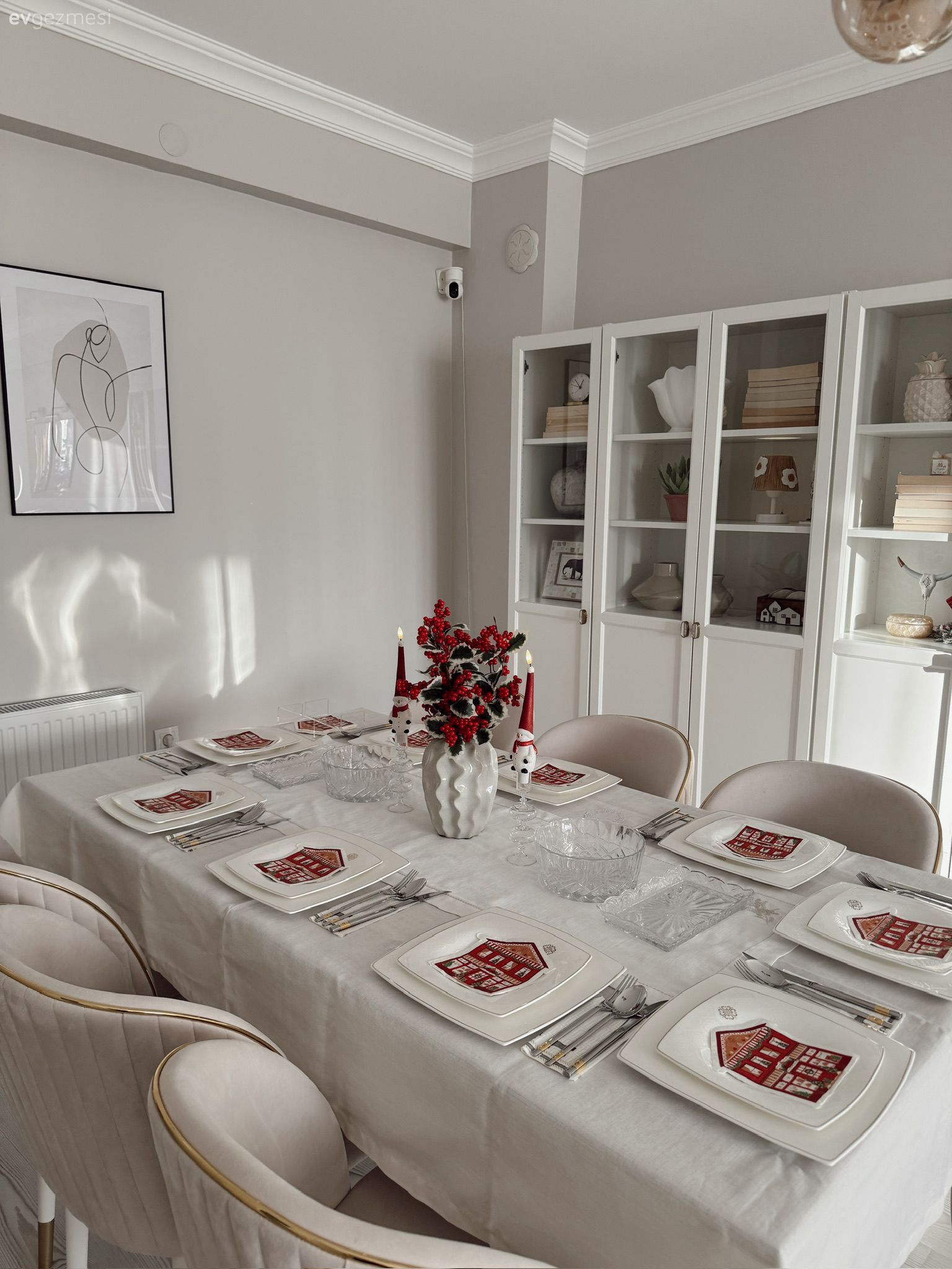 Yemek masası, Sandalye, Beyaz, Sunum, Yılbaşı dekorasyonu, Vitrin, Dekoratif Objeler, Vazo, Ev Aksesuar