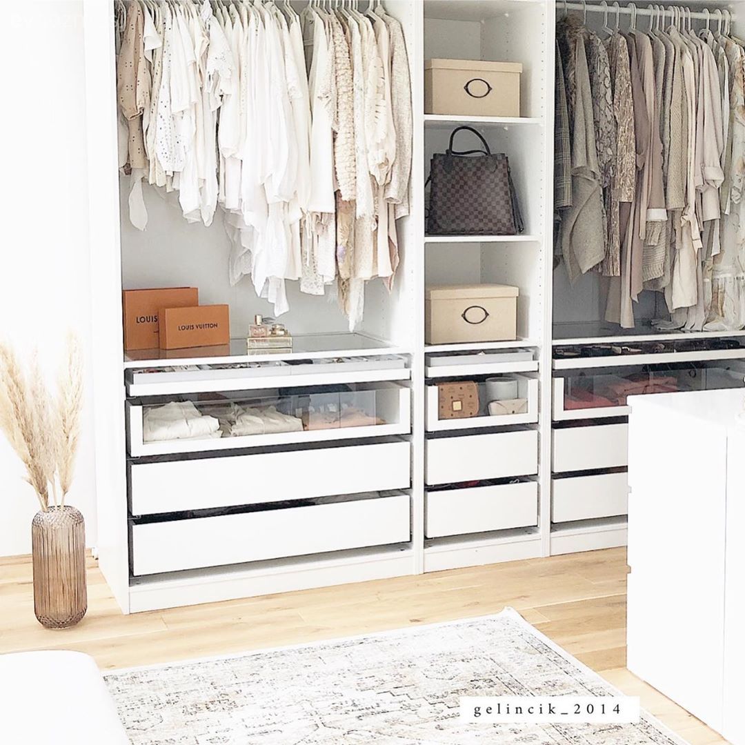 Giyinme odası, Gardrop, Yatak Odası, Halı, Vazo, Ev Aksesuar, Pampas otu