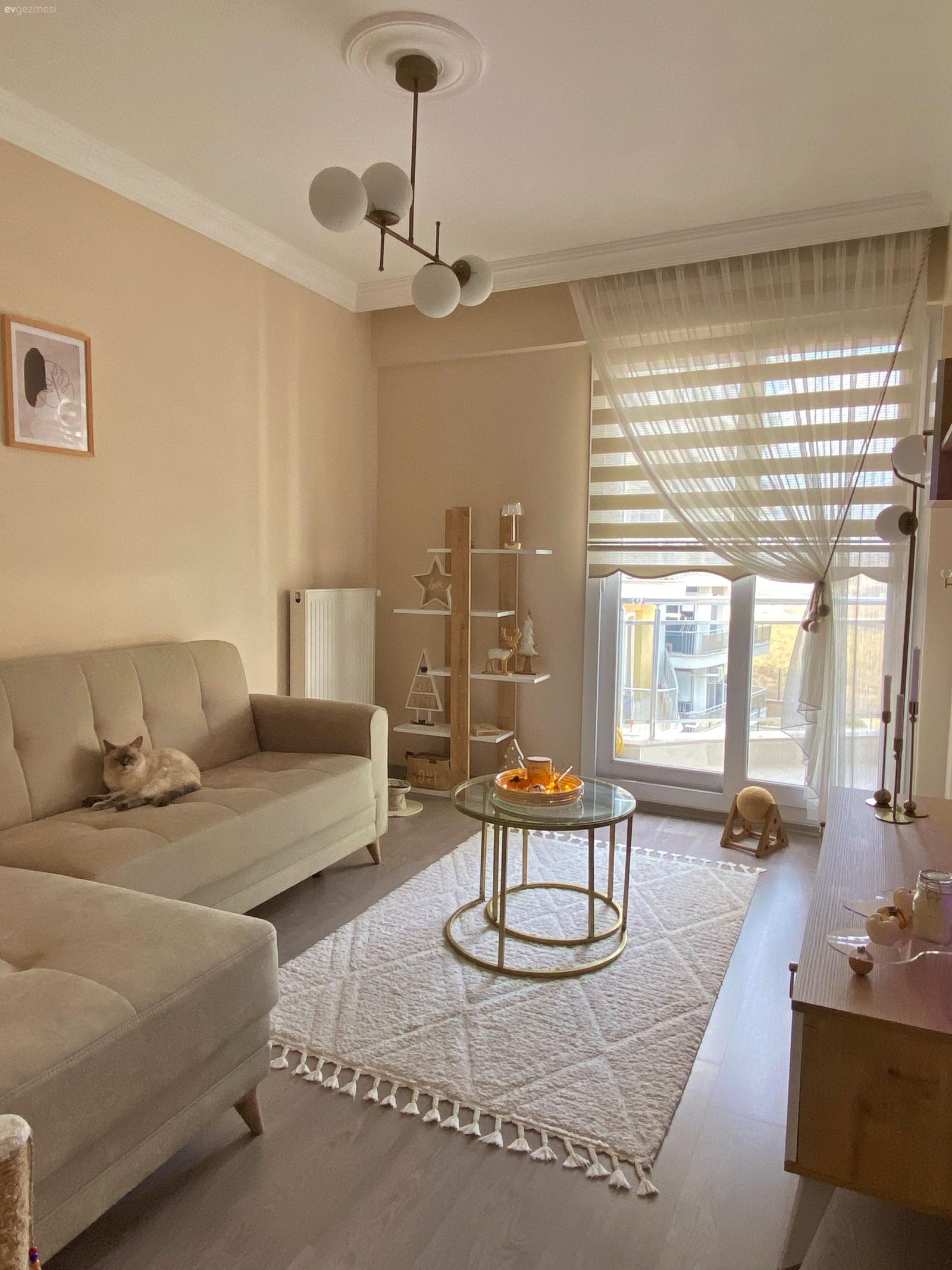 Bu İzmir Evinin Salonu Misafirlik Kalan Yerleri Keyiflik!