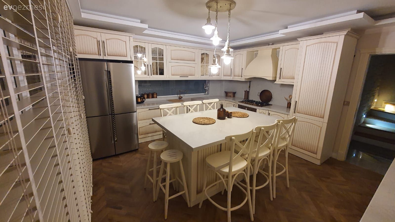 Bu Sakarya Evinde Provensel Stil Nostaljik Esintilerle Tatlandırılmış