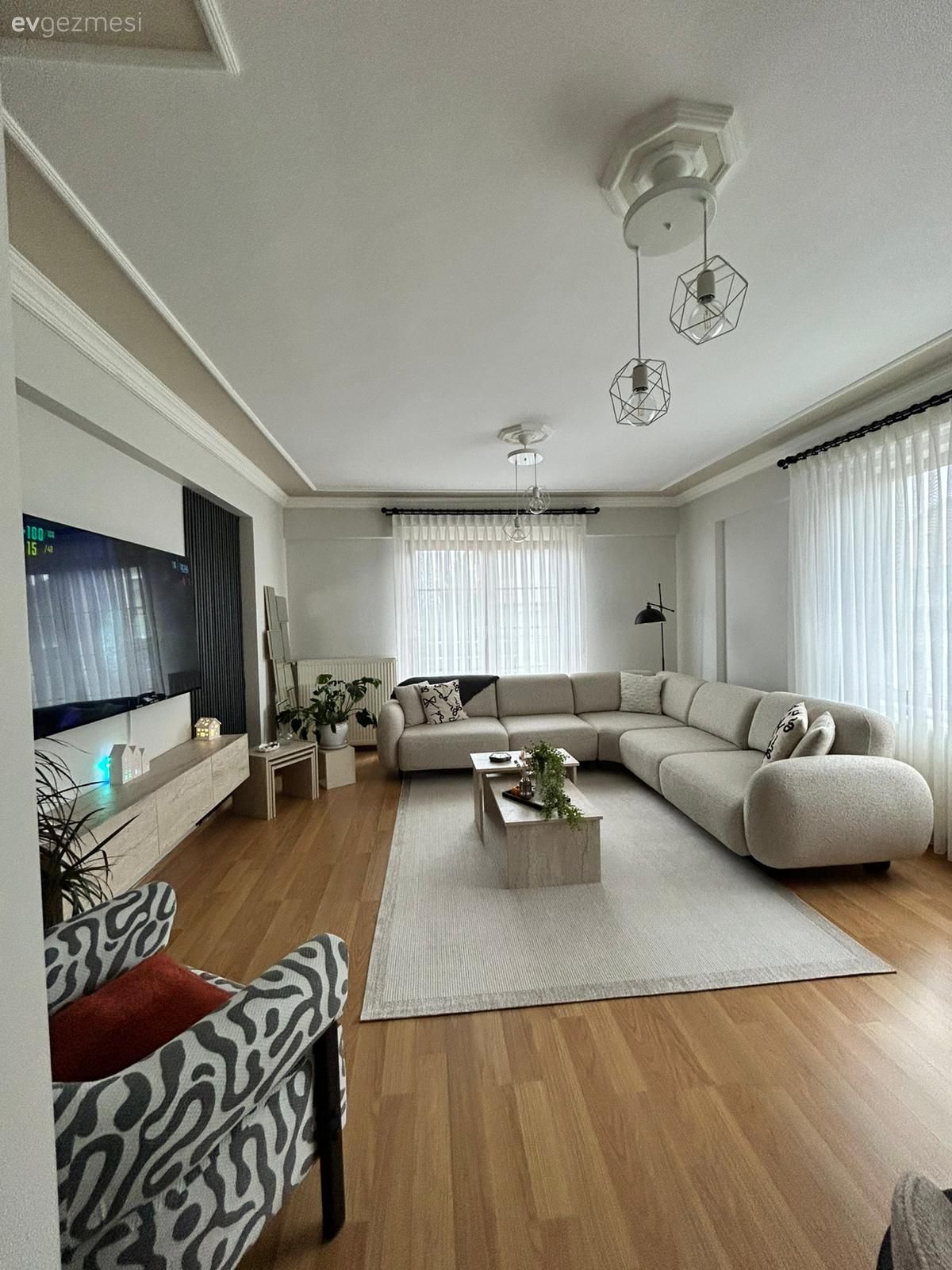 13 Yıldan Sonra Değişen Bu Salon Yeni Haliyle Her Zamana Uygun