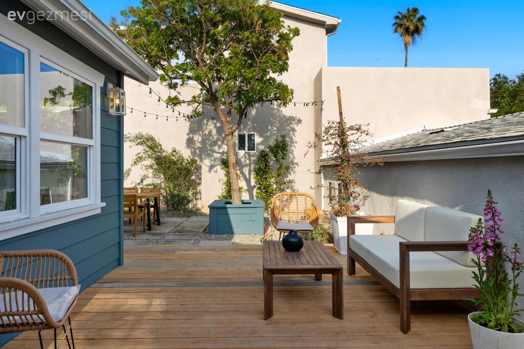 100 M2'lik Bu Mavi Evin İçinde Alkışlanacak Birçok Fikir Var