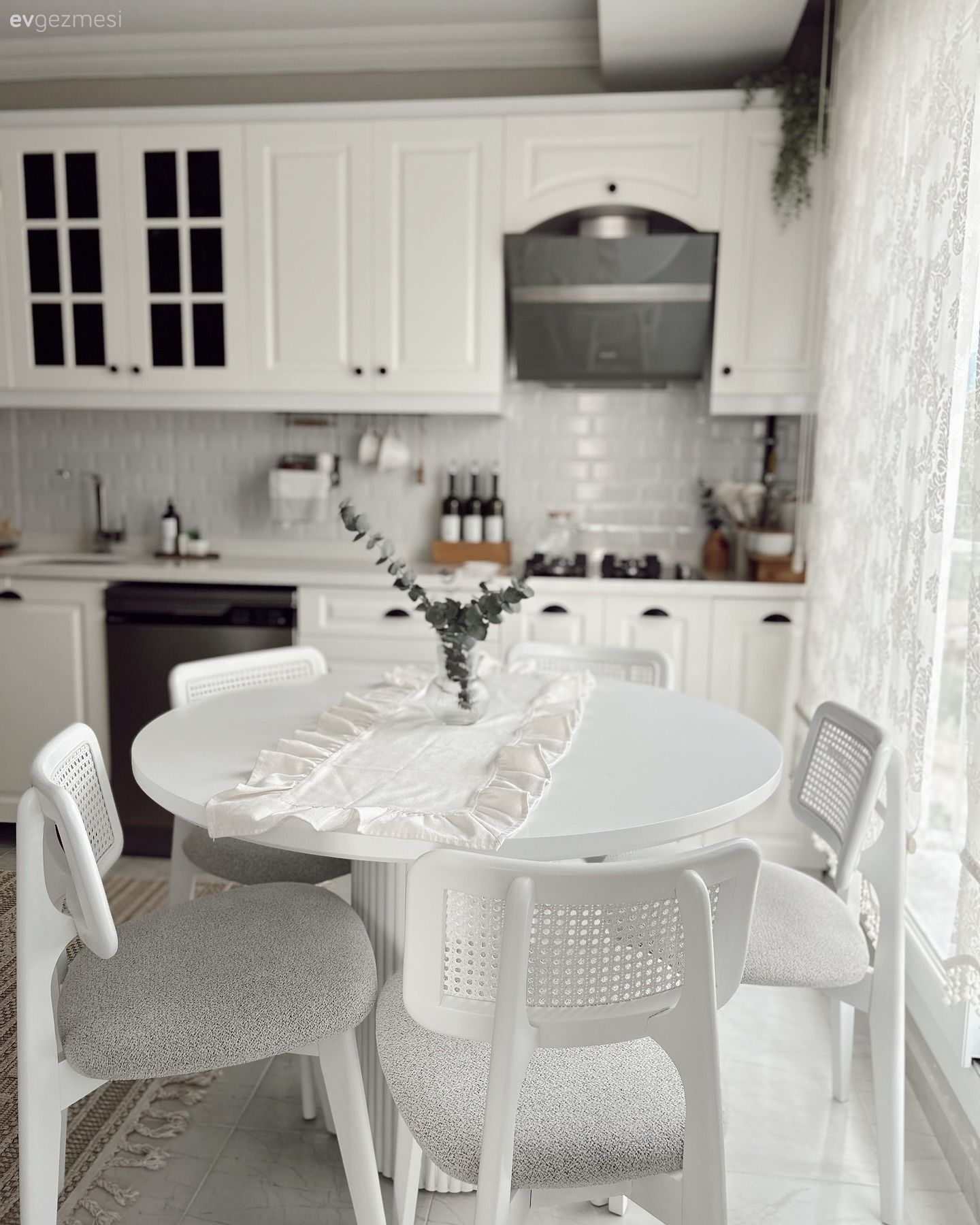 Alışıldık Tasarımları Seven Bu Evde Ferahlık ve Samimiyet Yan Yana