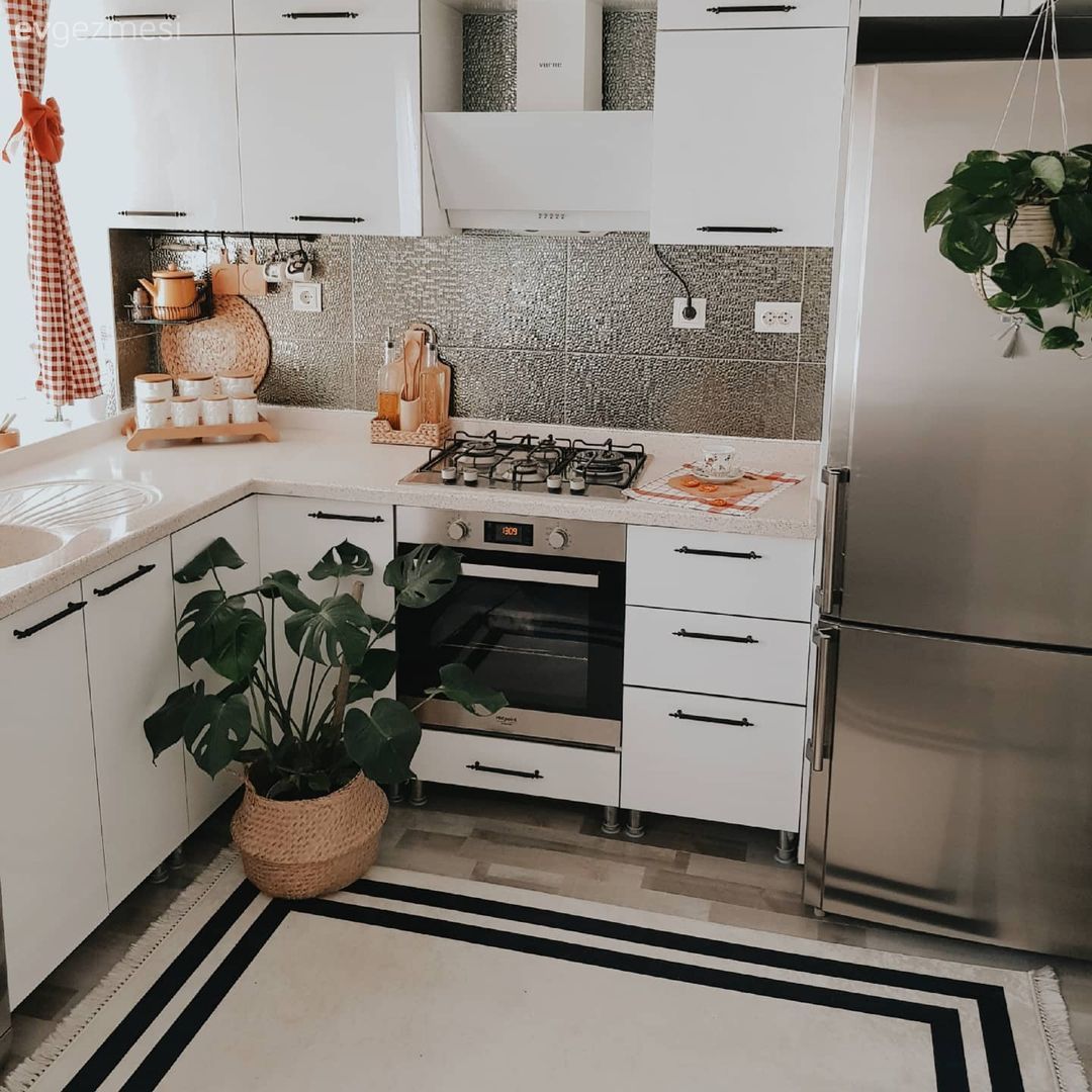 Ev Gezmesi: Pötikareden Sıcaklık Beyazdan Ferahlık Alan Bir Mutfak!