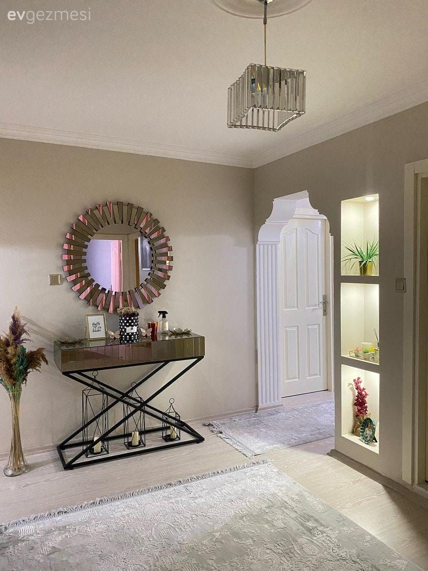 Antre, Beyaz, Gümüş, Dresuar, Yuvarlak ayna, Dekoratif ayna, Antre avizesi, Duvar Nişleri