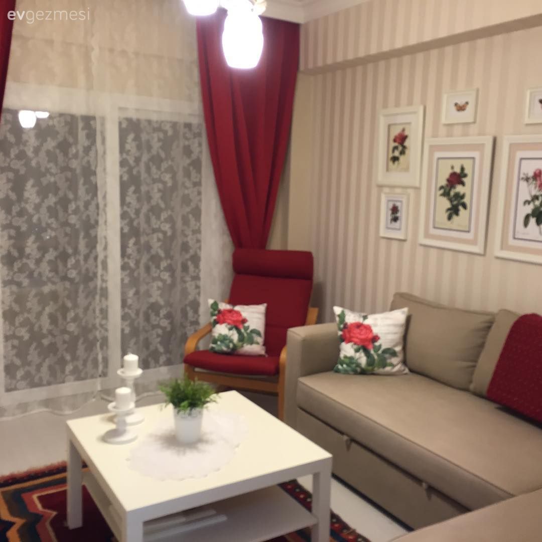 Oturma Odası, Vizon, Kırmızı, Beyaz, Köşe koltuk, Koltuk takımı, Fon perde, Perde, Tül perde, Duvar kağıdı, Duvar dekorasyonu, Berjer, Orta sehpa, Sehpa, Avize, Aydınlatma, Kırlent, Ev tekstili, Duvar panosu, Çerçeve