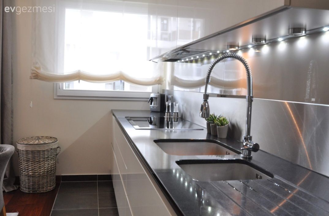 Beyaz, Gri, Mutfak tezgahı, Mutfak, Tezgah arası seramik, Mutfak tezgah arası, Mutfak perdesi, Mutfak aksesuarları