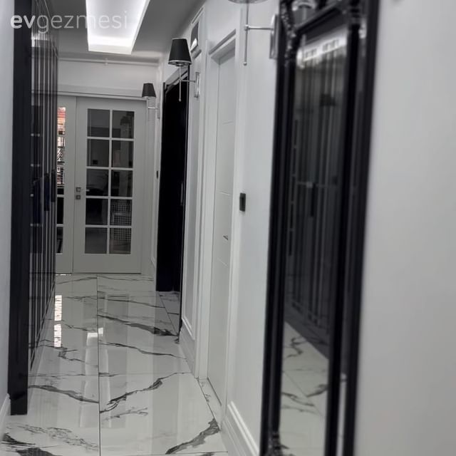 Bu Evin Vazgeçilmezleri Siyah, Beyaz ve Gri!