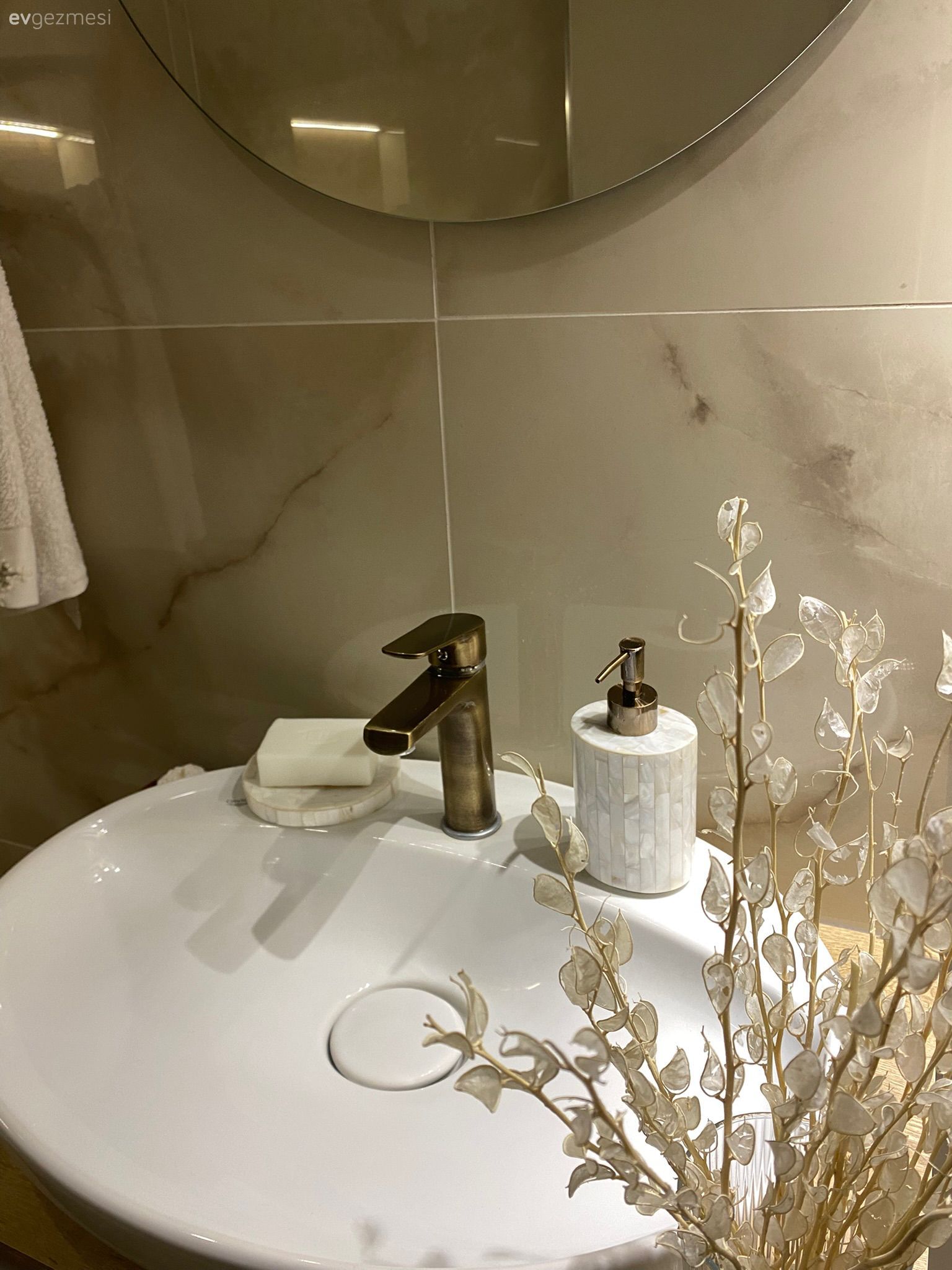 Banyo lavabosu, Banyo seramikleri, Banyo, Banyo bataryası