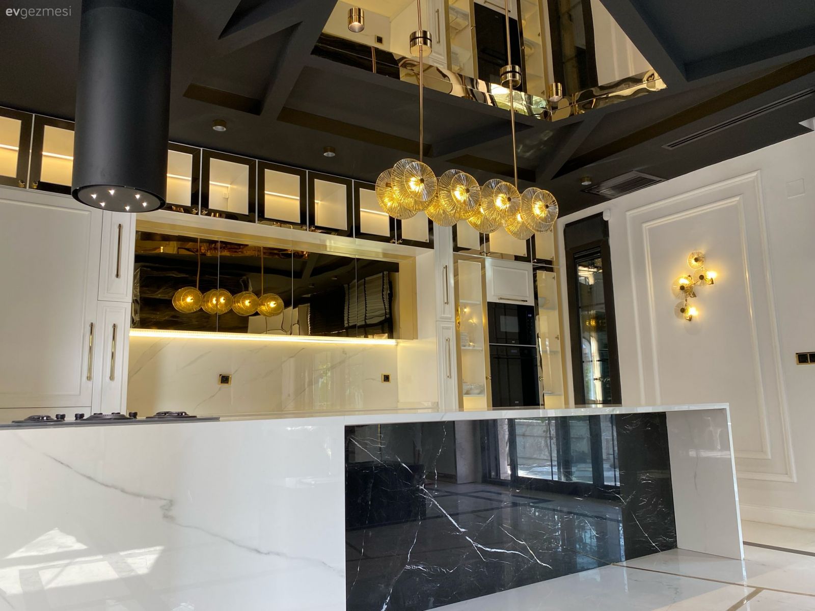 Art Deko Stil Bu Mutfağın Her Detayını Ele Geçirmiş