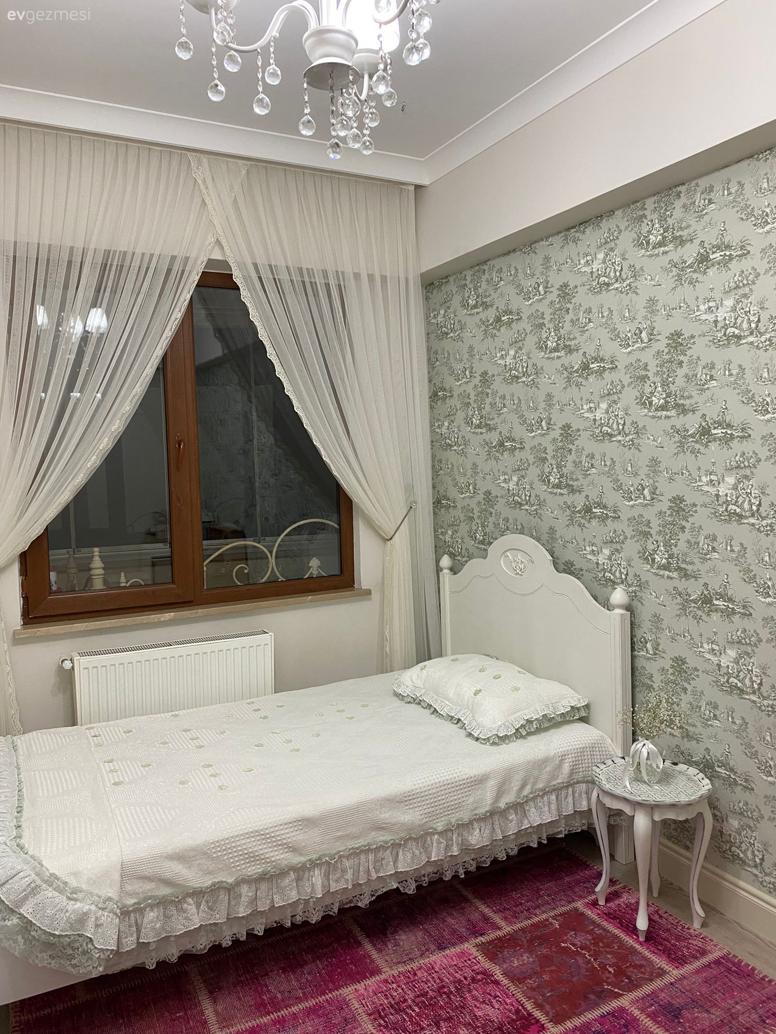 Çocuk Odası, Beyaz, Pembe, Duvar kağıdı, Duvar dekorasyonu, Halı, Çocuk odası halısı, Çocuk odası aydınlatması