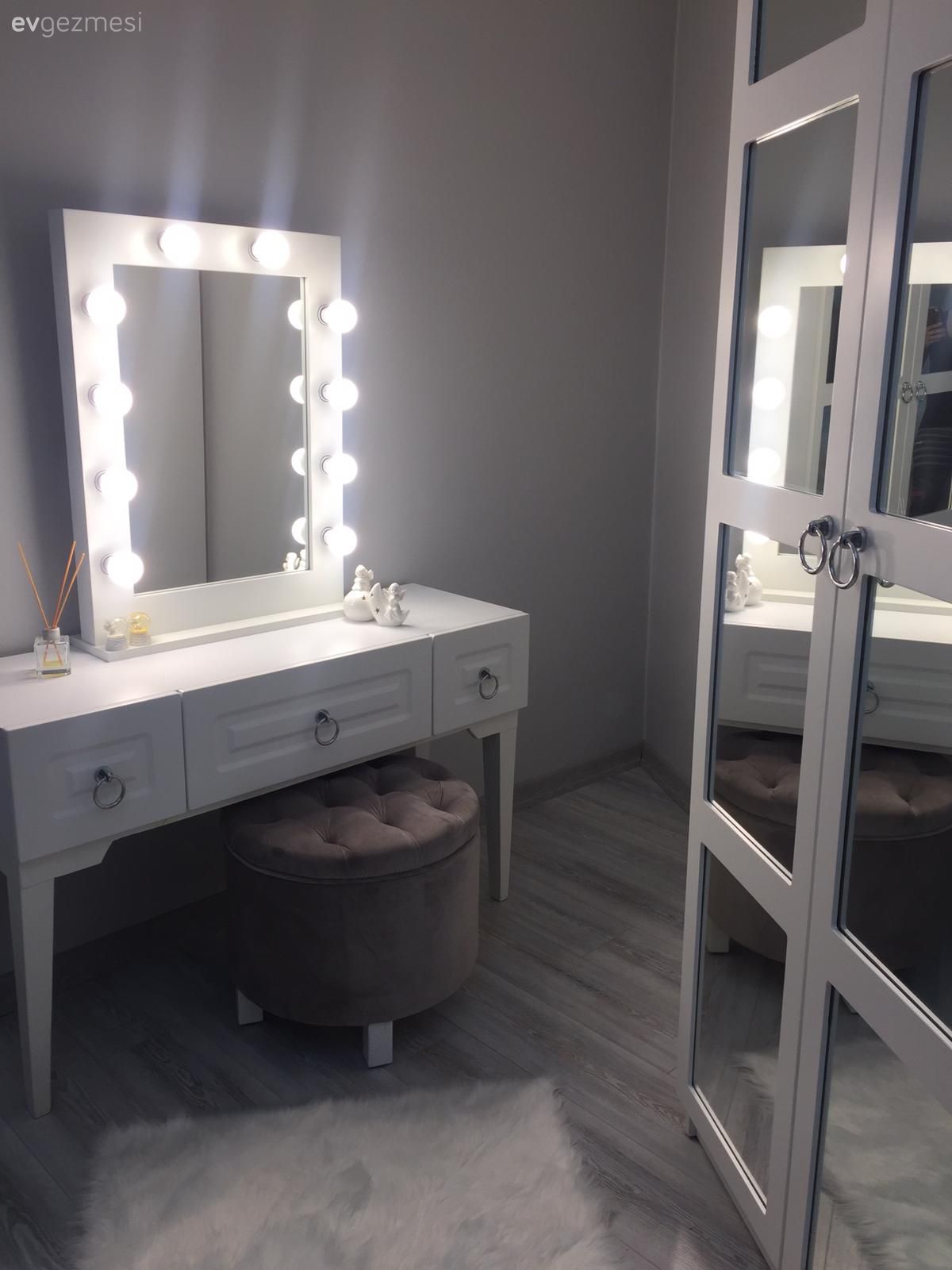 Makyaj masası, Yatak Odası, Makyaj aynası, Puf, Halı