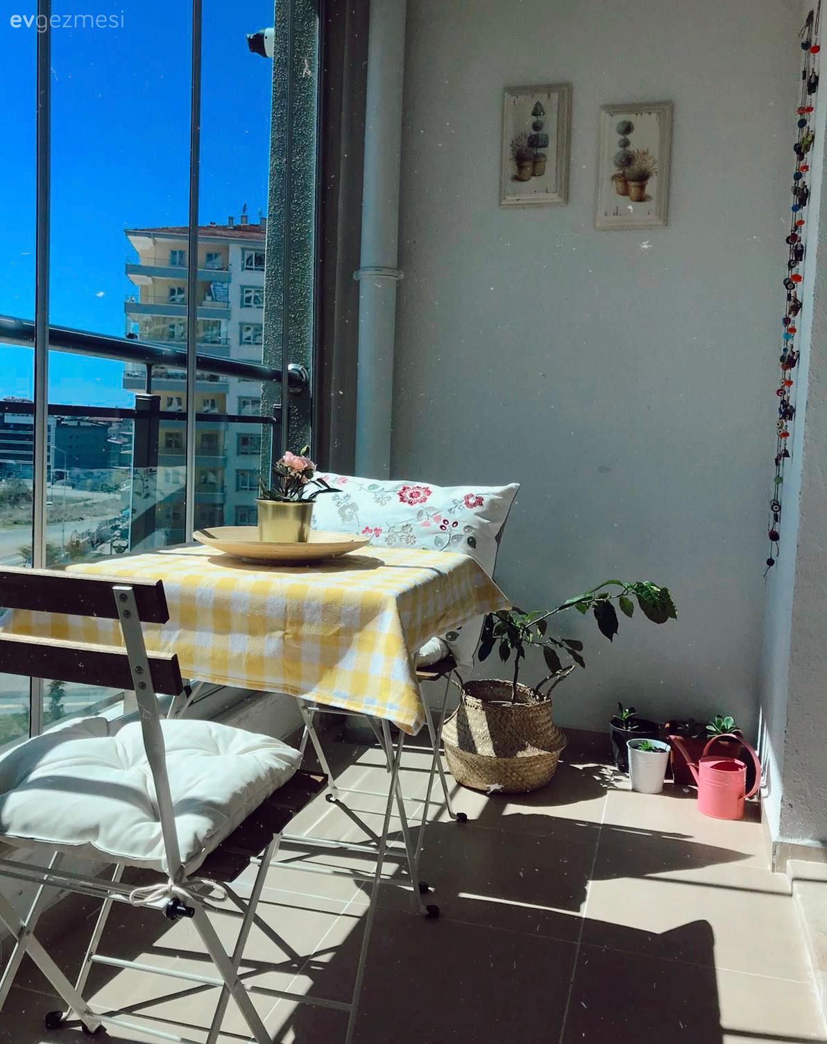 Balkon, Balkon masası, Sandalye, Cam balkon, Sarı