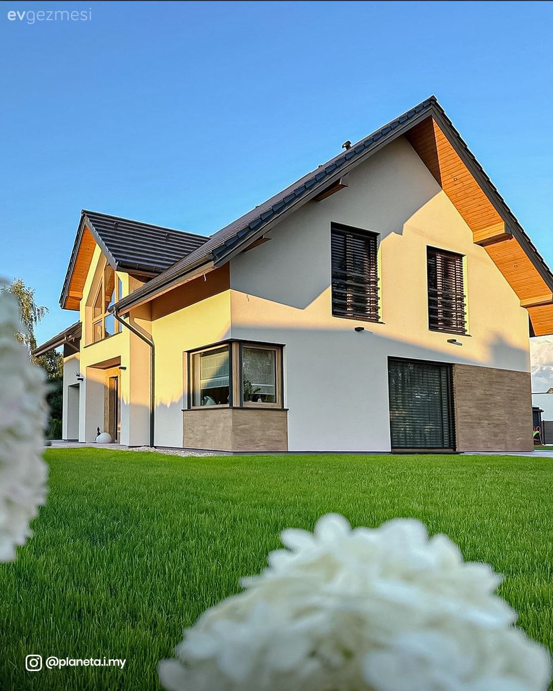 Müstakil Ev Yapacaklara Örnek Projeler: 172 M2 Çatı Katlı Ev