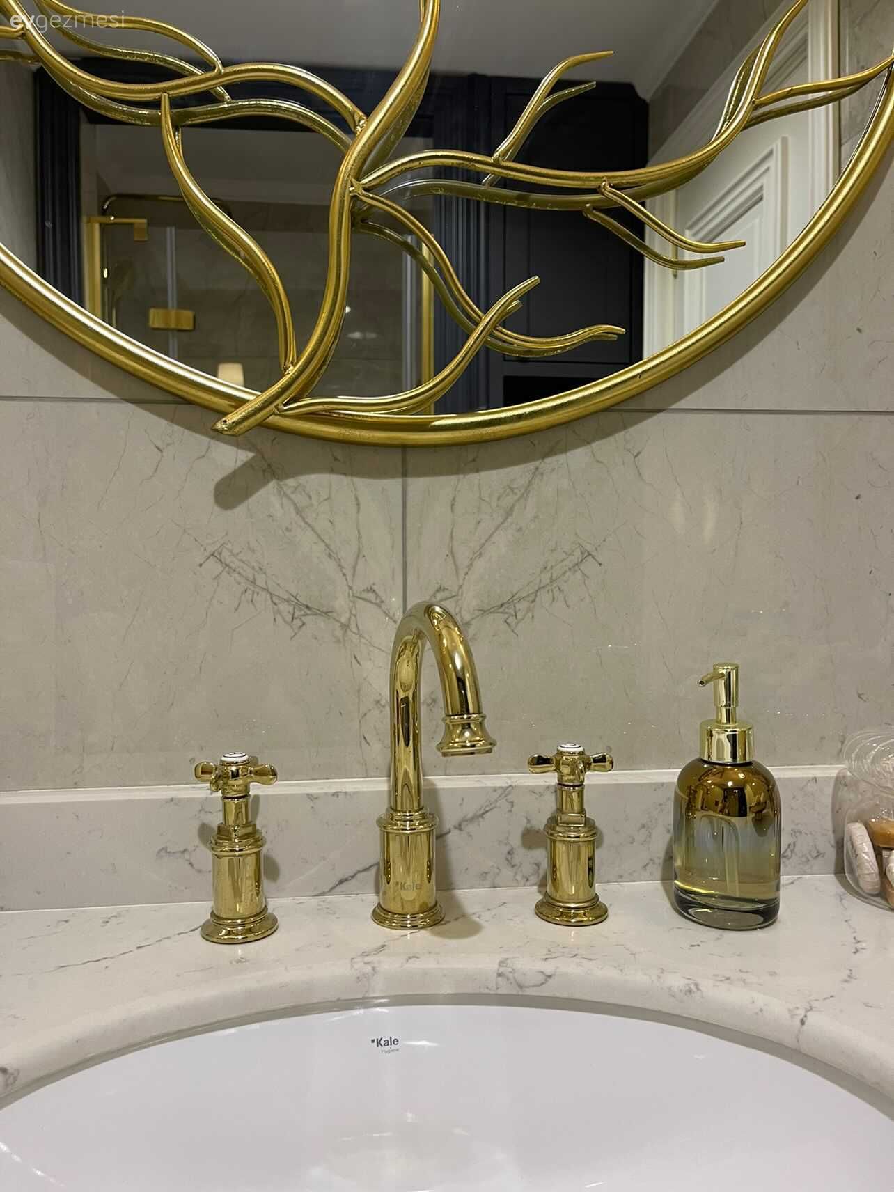 Beyaz, Altın, Banyo aynası, Banyo, Banyo aksesuarları