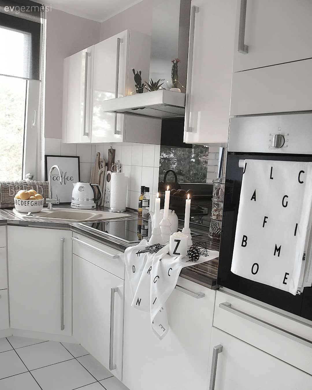 Ev Gezmesi: Bu Şık Dekorun Mottosu Mutluluk!