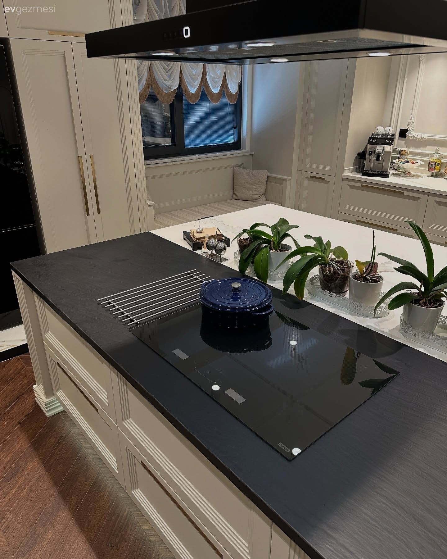 Son Teknolojilerin Kullanıldığı Bu Mutfak Hem İddialı Hem Samimi