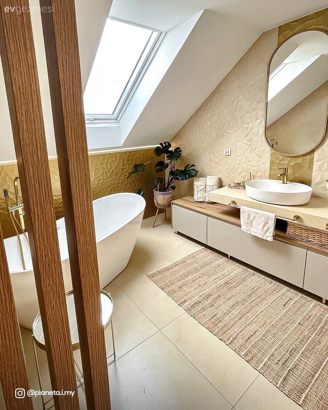 Müstakil Ev Yapacaklara Örnek Projeler: 172 M2 Çatı Katlı Ev