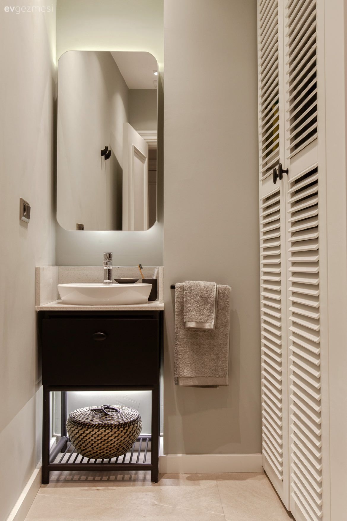 Ayna, Banyo lavabosu, Banyo dolabı, Banyo aksesuarları, Banyo