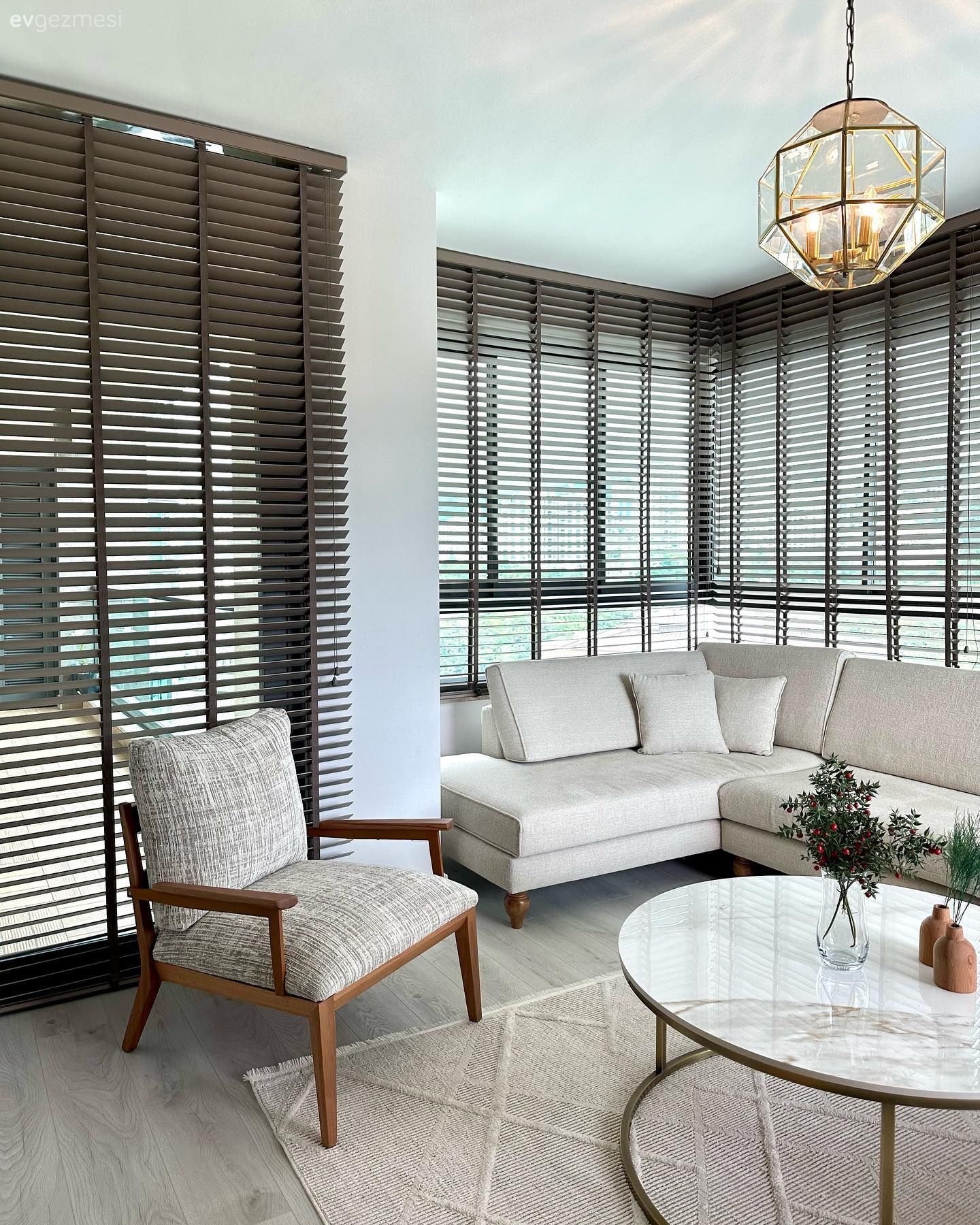 Trabzon'daki Bu Ev Modern Şıklığı Kalite Eşliğinde Sunmuş!