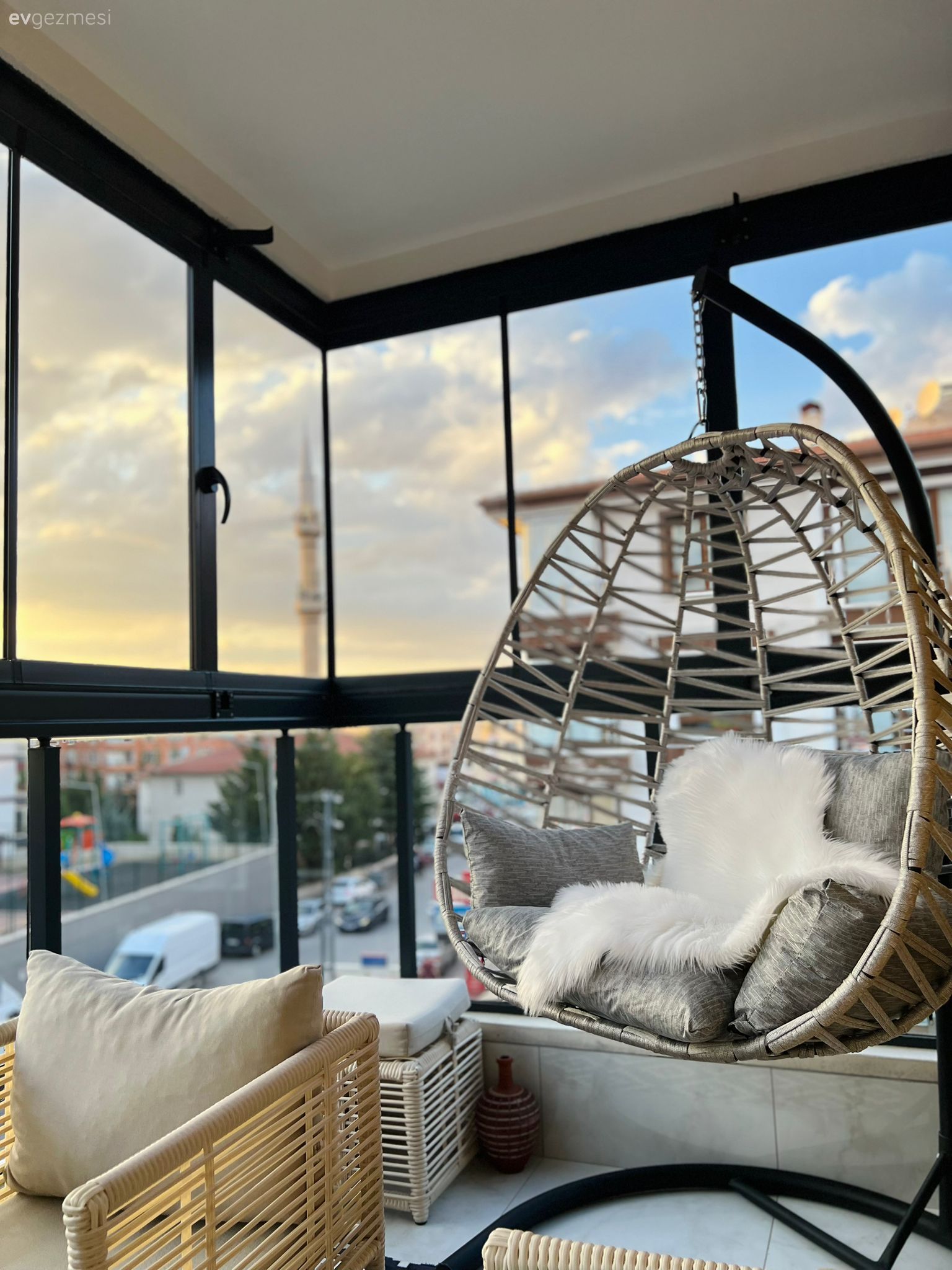 Kapalı balkon, Salıncak, Hasır