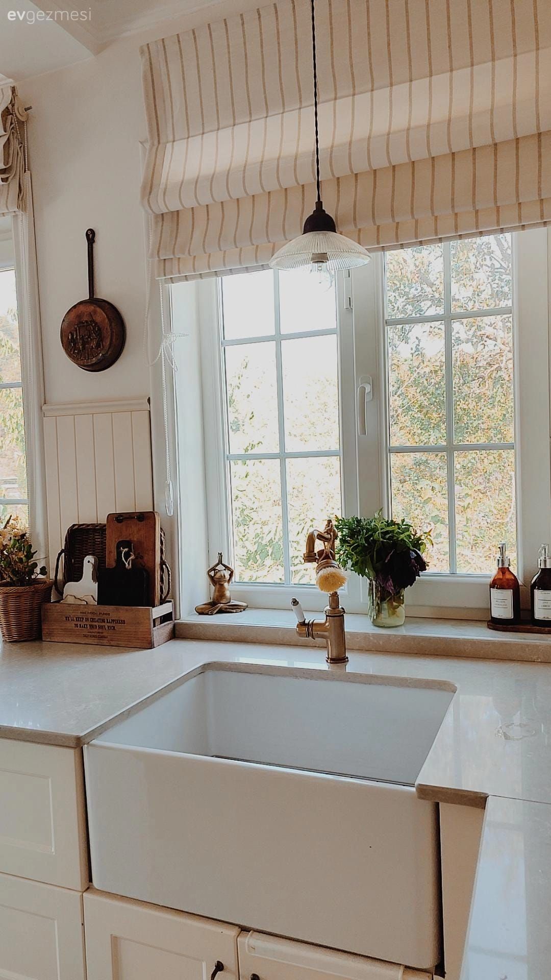 Mutfak, Country, Country mutfak, Beyaz, Eviye , Mutfak perdesi, Mutfak tezgahı, Mutfak aksesuarları, Shaker kapaklı dolaplar