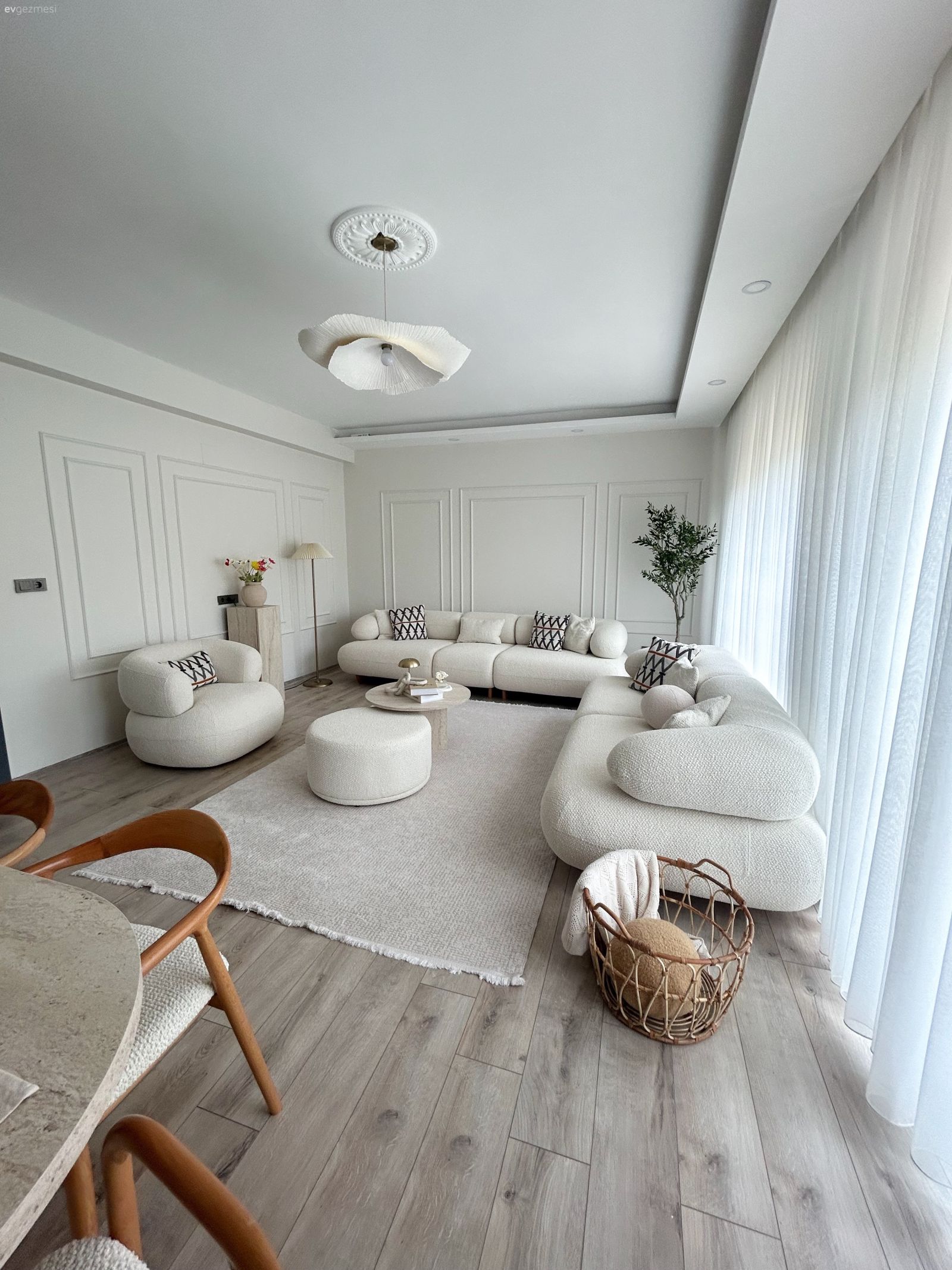 Bu Ferah Evde Çocuk Sayısı Beyaz Sevgisine Engel Olmamış