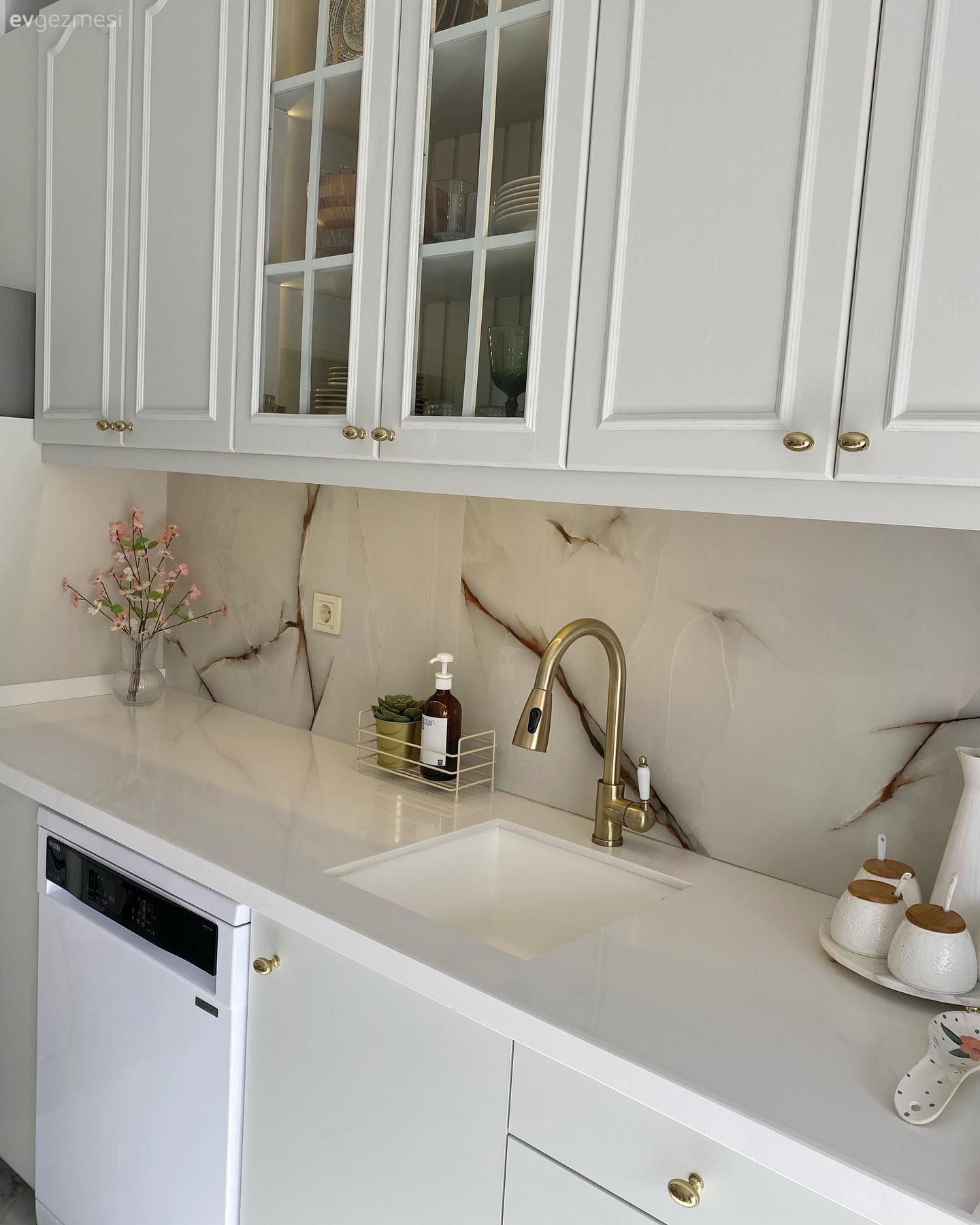 Öncesi&Sonrası: Kabuk Değiştirmeye Alışkın Bu Mutfak Artık Daha Ferah!