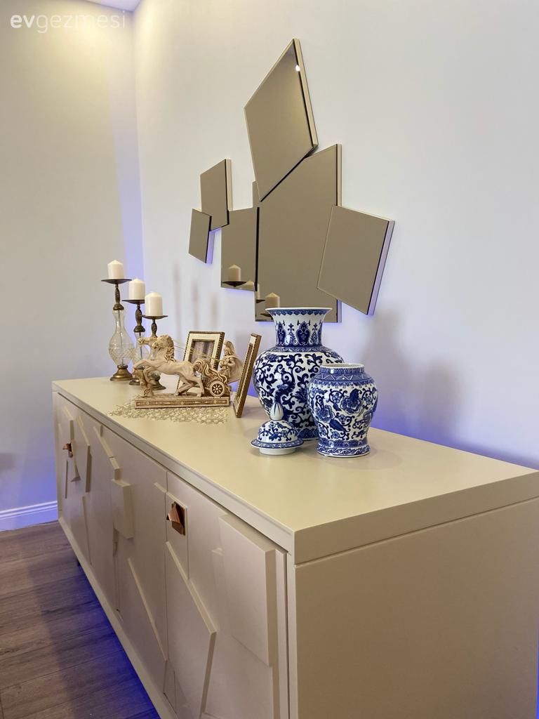 Beyaz, Krem, Konsol, Konsol üzeri dekoratif objeleri, Ayna, Şamdan, Ev Aksesuar, Çerçeve, Vazo
