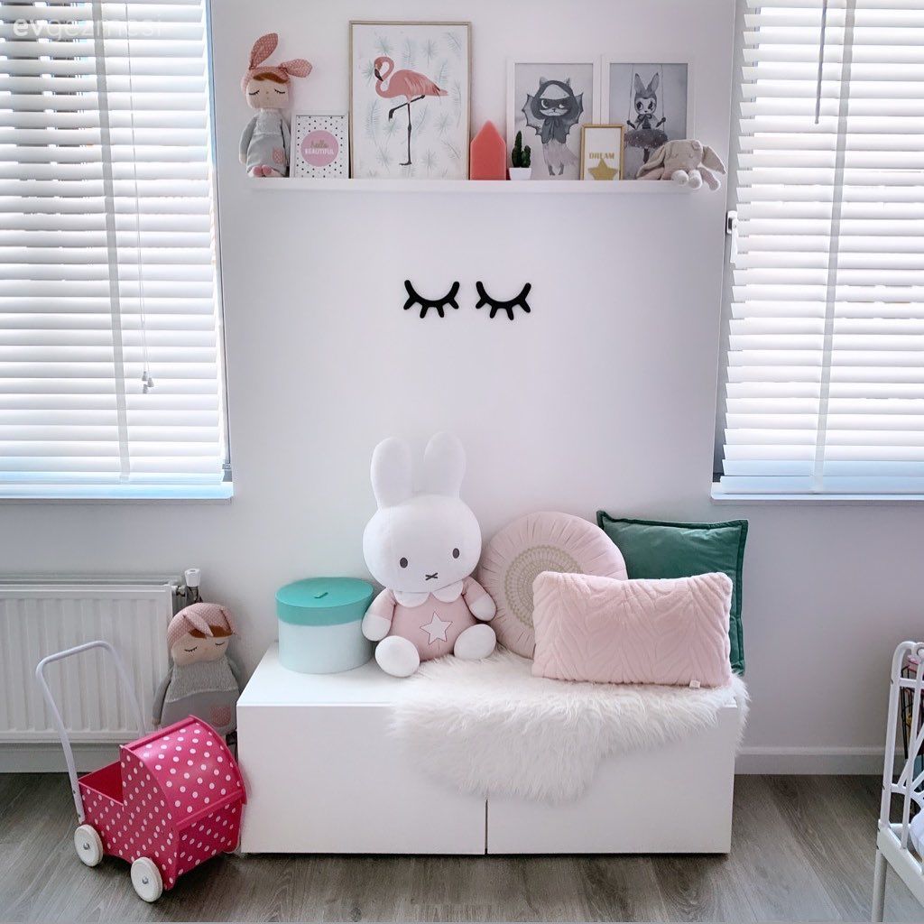 Bebek odası, Beyaz, Pembe, Duvar rafı, Duvar dekorasyonu, Puf