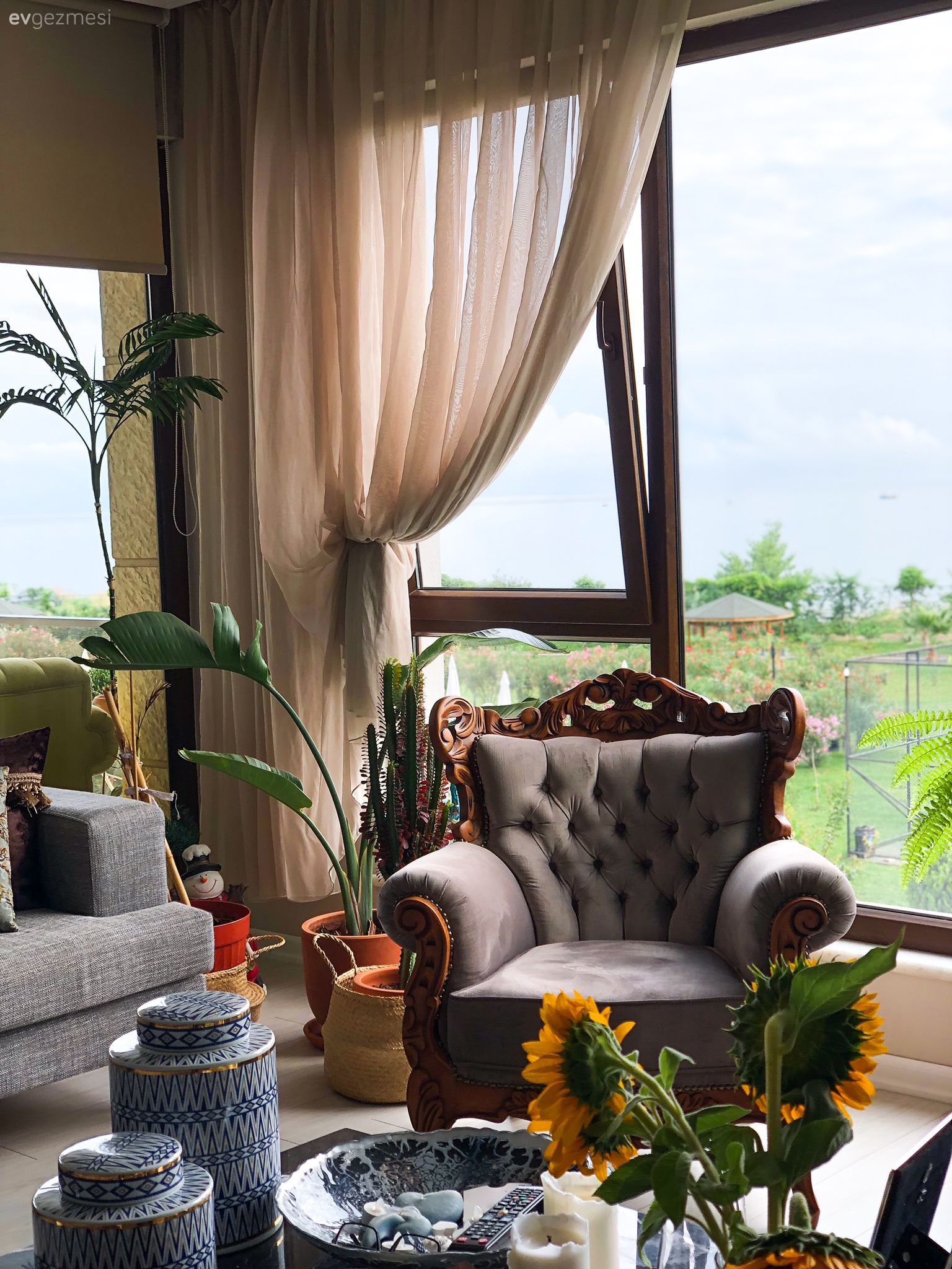 Krem, Gri, Bej, Kahverengi, Ev bitkisi, Sehpa, Orta sehpa, Sehpa üstü aksesuarı, Ev Aksesuar, Berjer