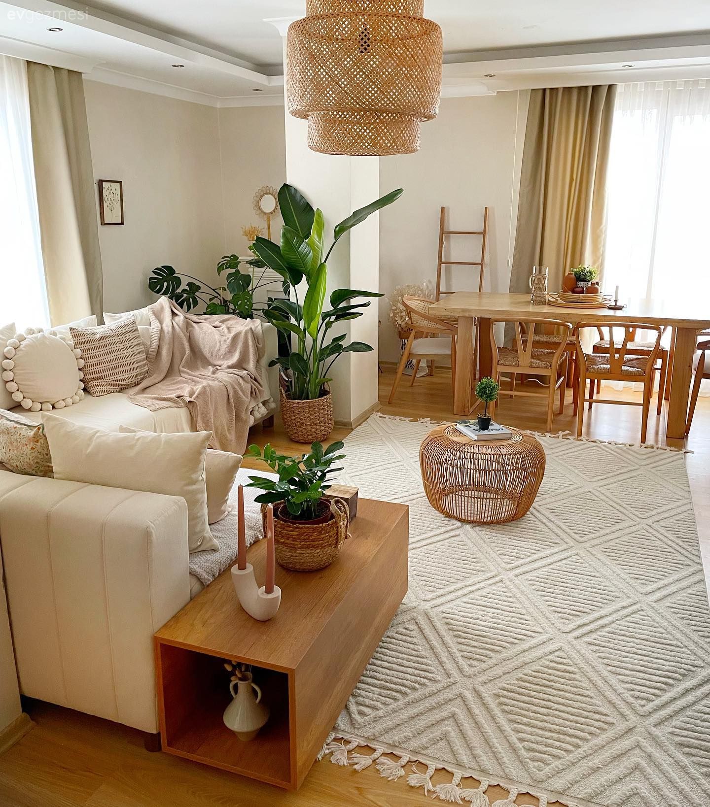 Enerjisi Bir Hayli Yüksek Bu Dekora Köşe Koltuk Pek Yakışmış!