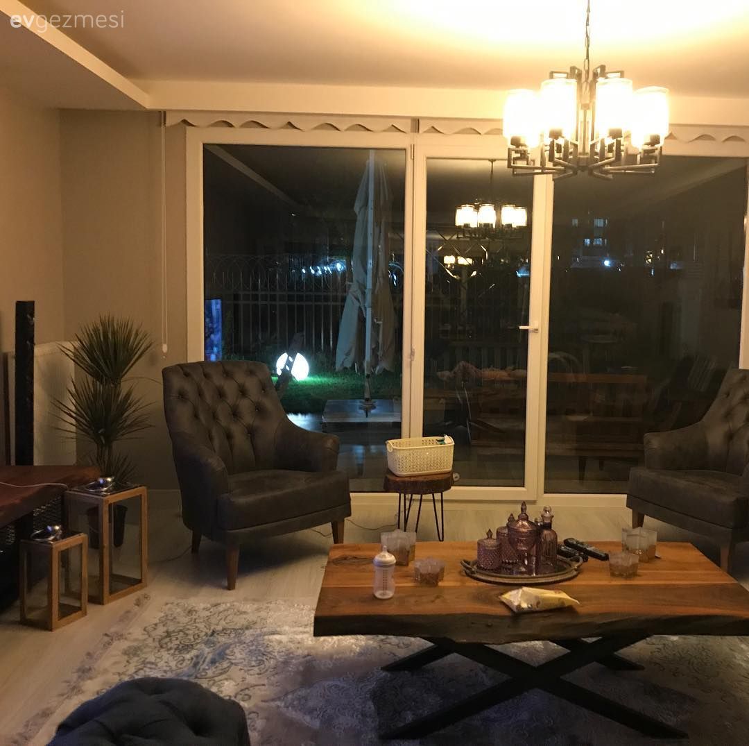 Bu İstanbul Evinde Modern Rustik Tarza Çokça Işıltı Katılmış