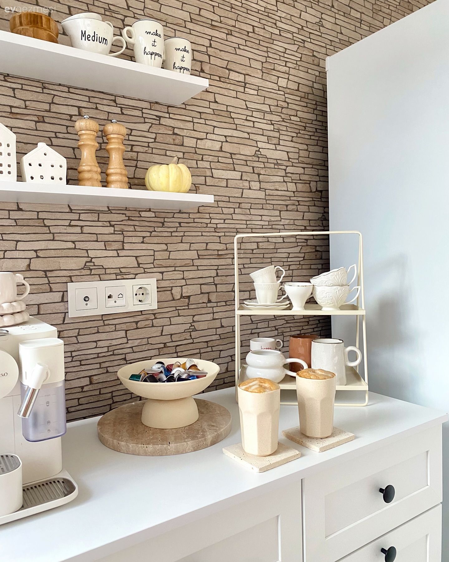 Abartıdan Uzak Kalan Bu Evde Samimiyet Önemli