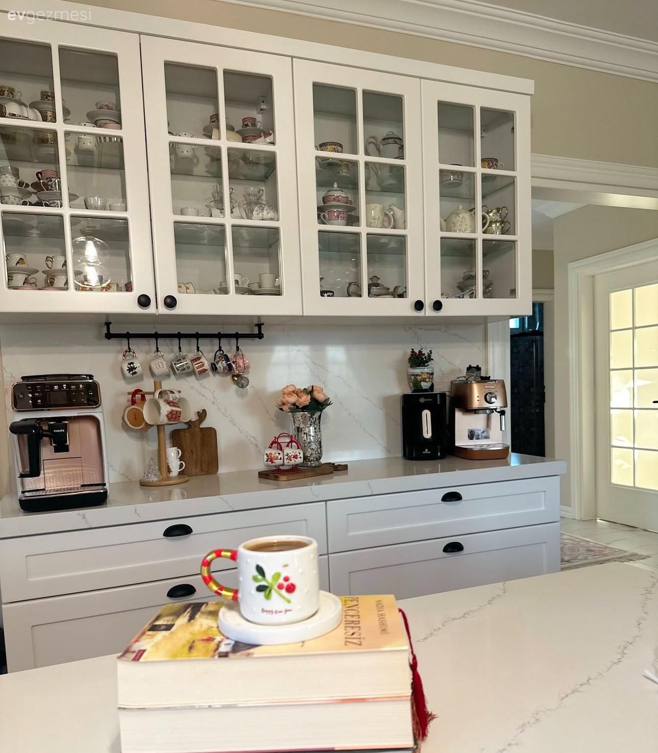 İki Katlı Bu Evin Her Köşesi Pozitif Enerji Saçıyor