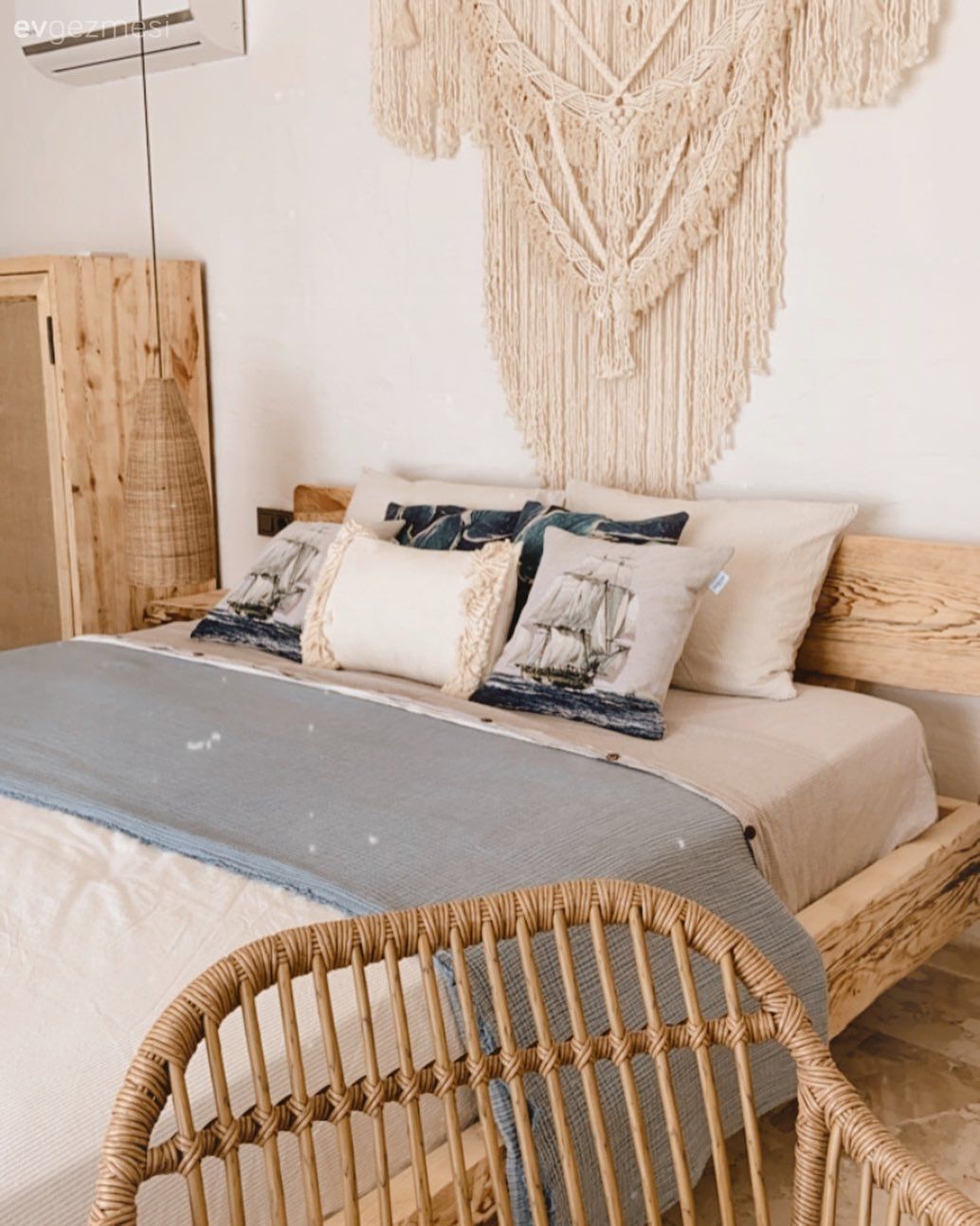 Yatak Odası, Bohem Dekorasyon, Krem, Bej, Vizon, Ev bitkisi, Saksı, Ahşap Mobilya, Makrome, Hardal, Desenler