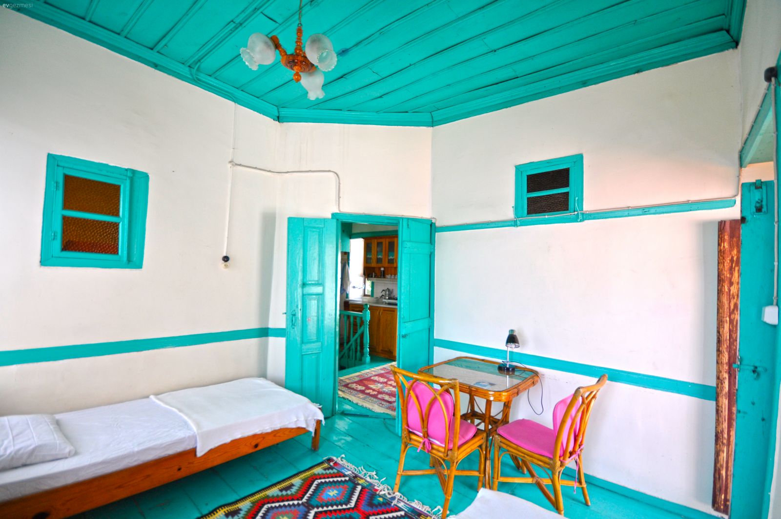 100 Yılı Devirmiş Bu Tarihi Rum Evi Denizin Asırlık Sevgilisi!