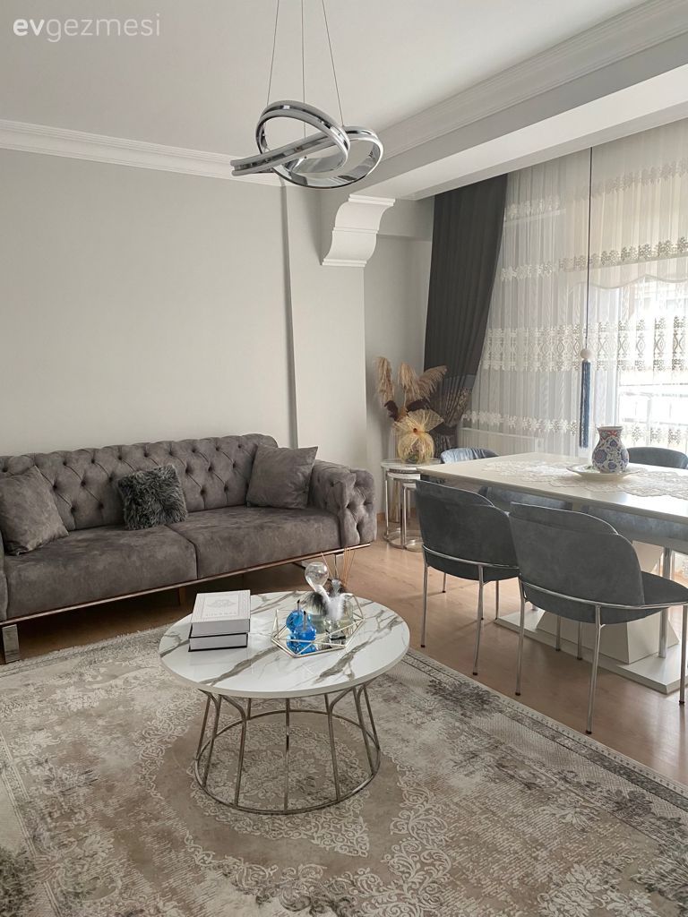 Salon, Modern, Mavi, Vizon, Krem, Beyaz, Koltuk takımı, Sandalye, Yemek masası, Fon perde, Perde, Tül perde, Halı, Salon halısı, Kırlent, Ev tekstili, Orta sehpa, Sehpa, Avize, Aydınlatma, Gri