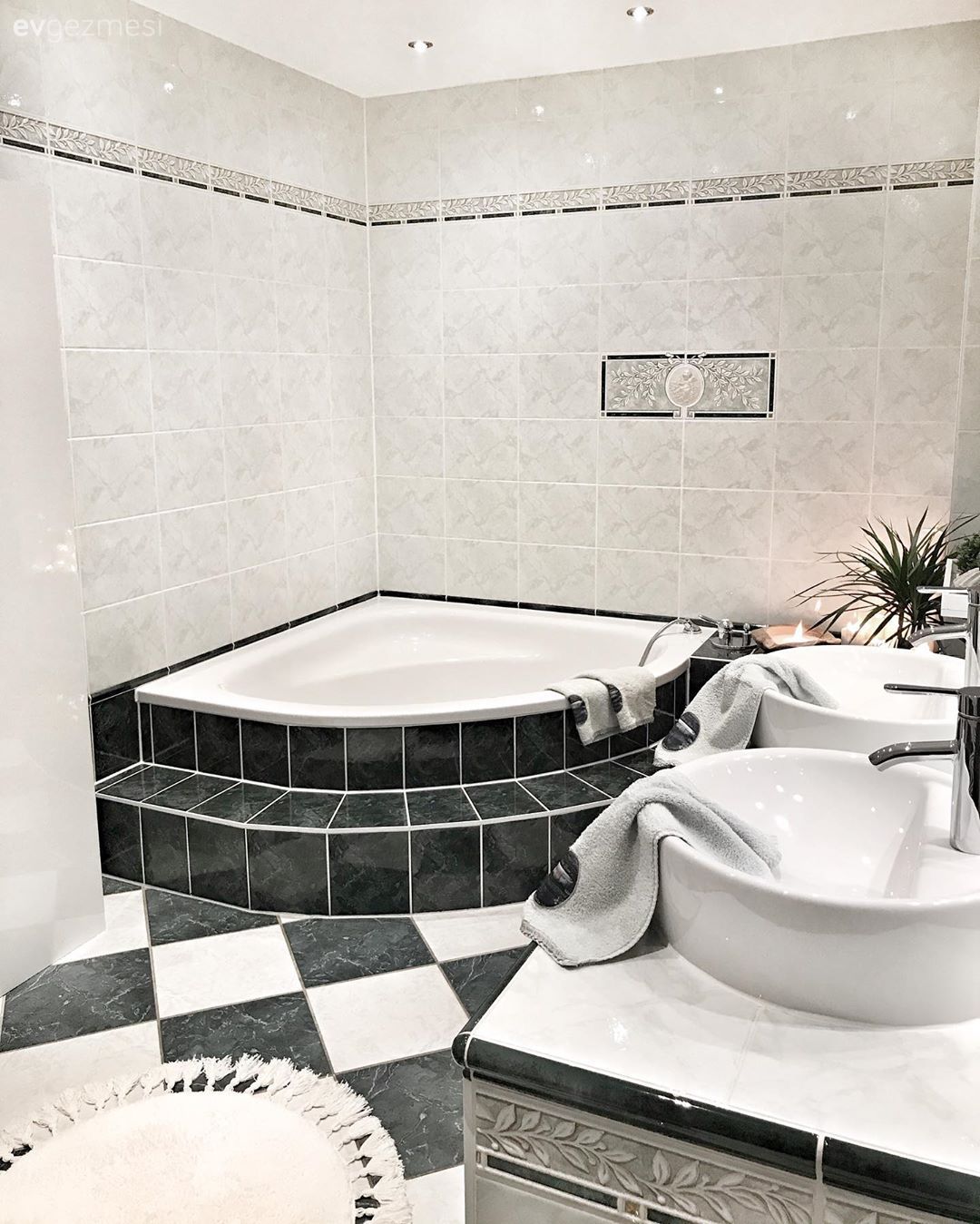 Banyo, Beyaz, Siyah, Modern, Banyo seramikleri, Banyo paspası, Banyo aksesuarları, Mum