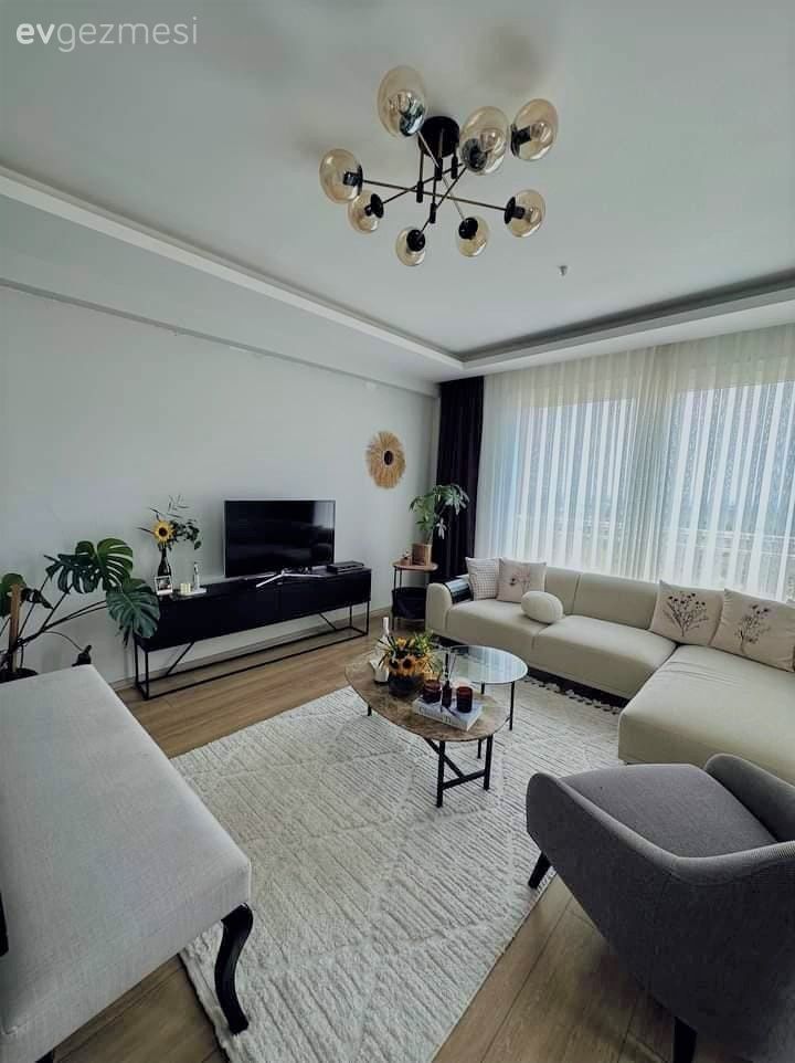 Bu Adana Evinde Siyah ve Beyaz Birbiri Olmadan Yapamıyor!